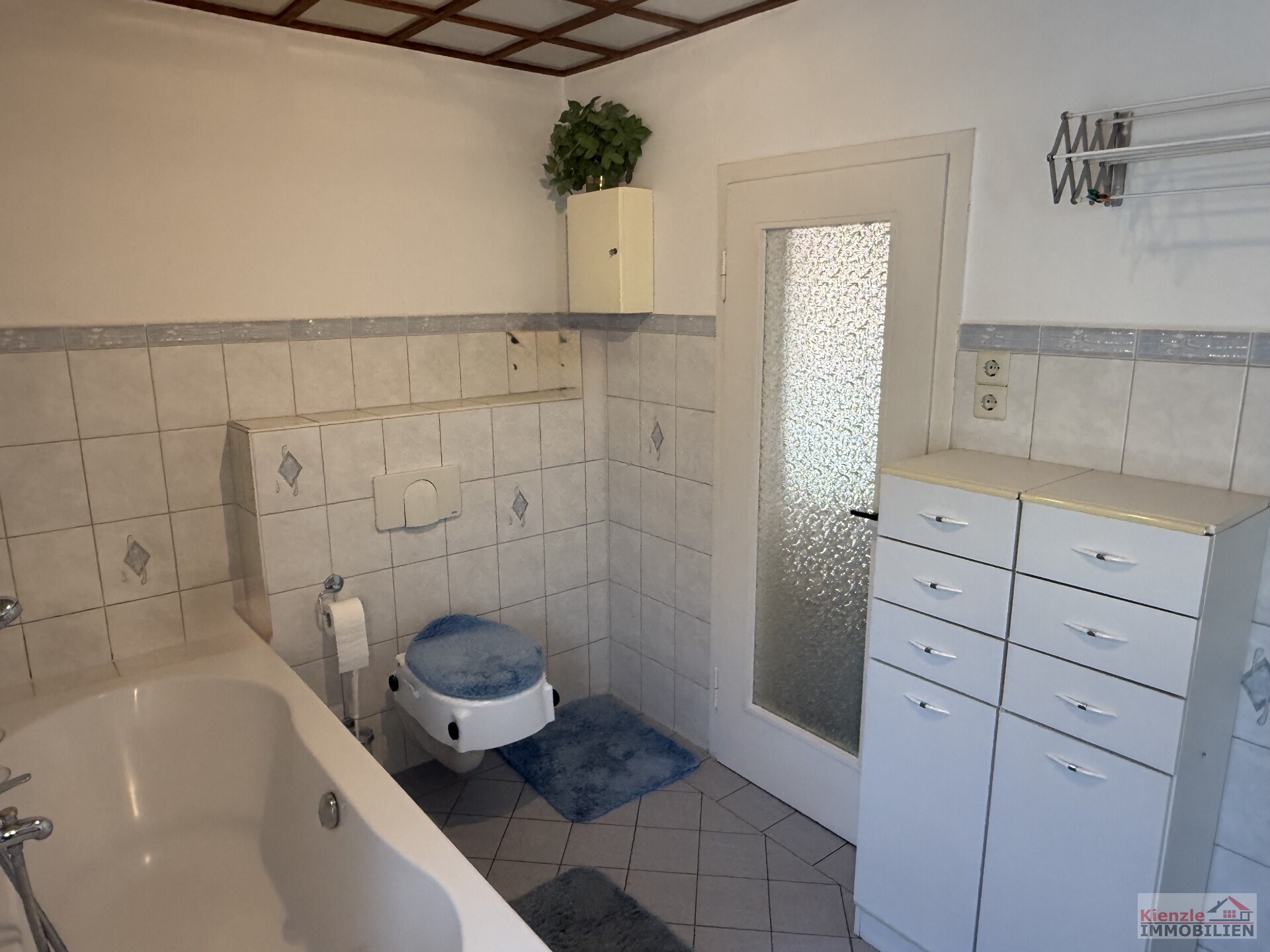 Exklusives Wohn- und Gewerbeanwesen mit Unternehmerresidenz, Produktionshallen, Wellnessbereich