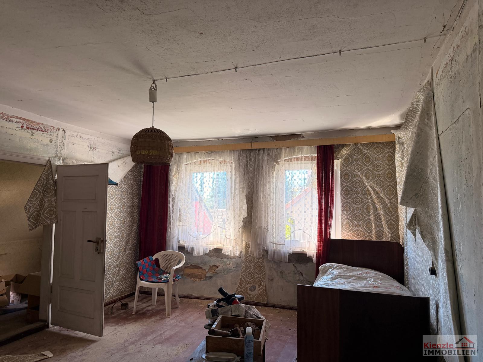 Hofanlage mit Haupthaus, Scheune und Nebengebäude in Oppelhain