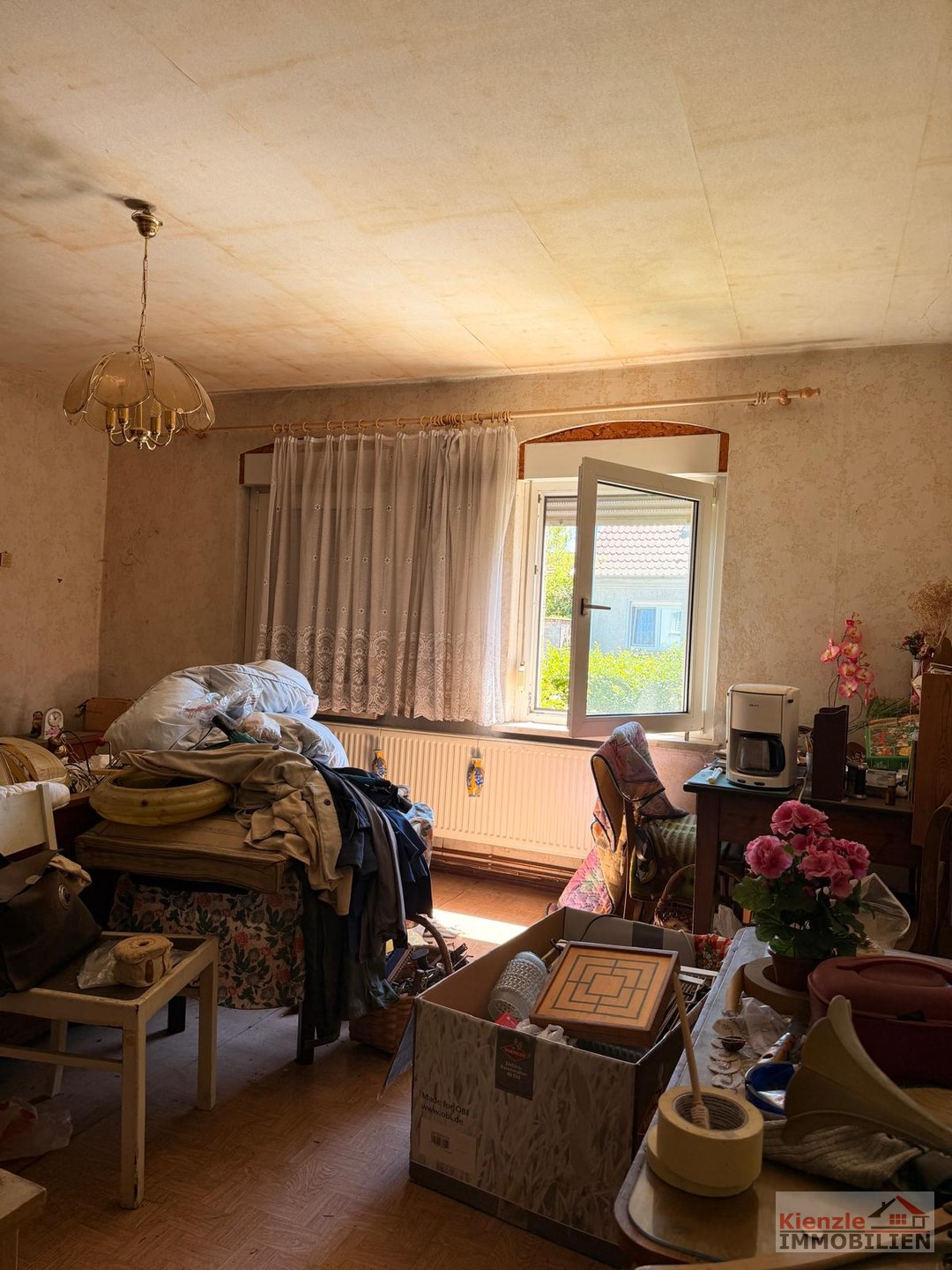 Hofanlage mit Haupthaus, Scheune und Nebengebäude in Oppelhain