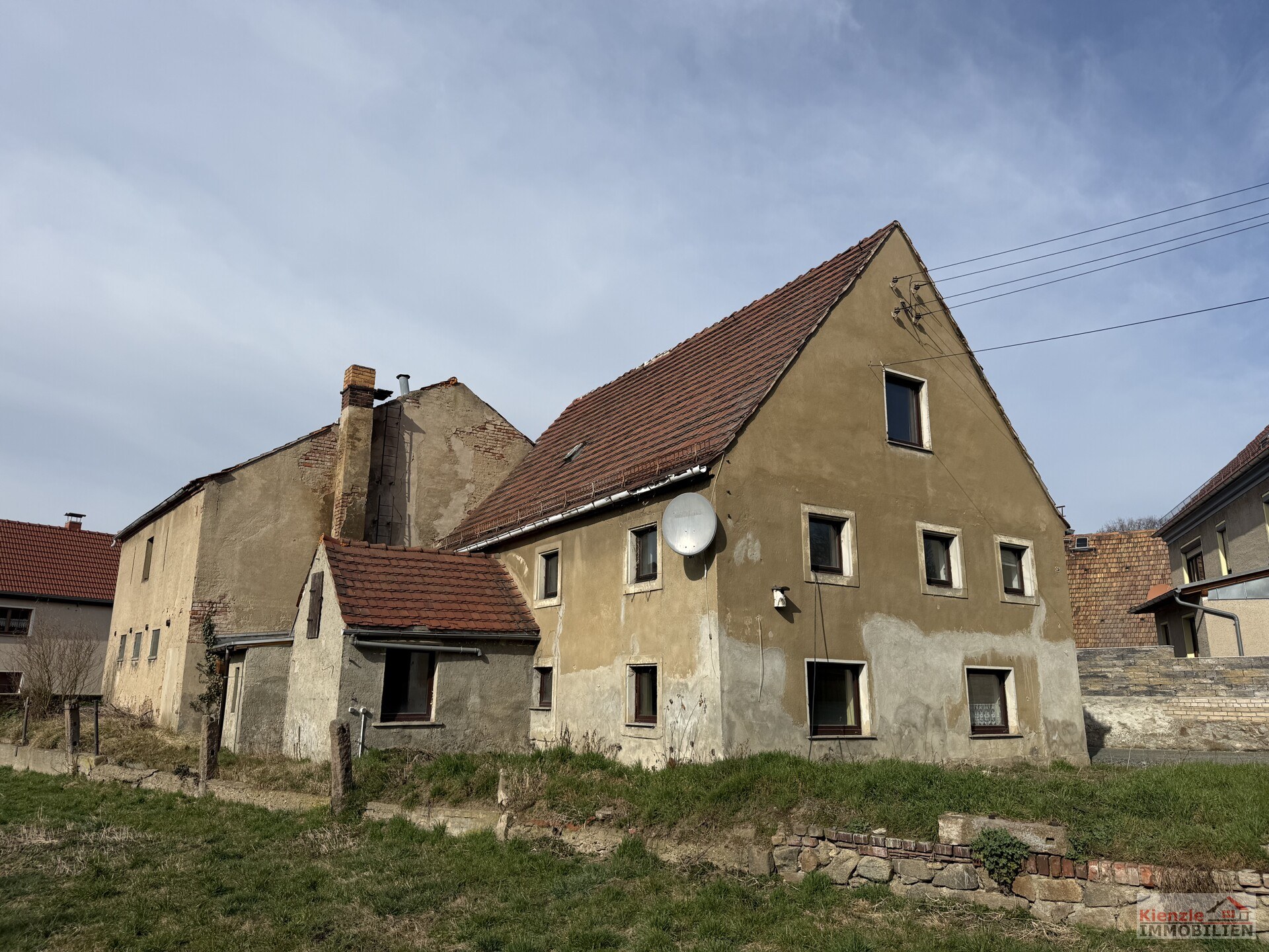 Einfamilienhaus mit Scheune in Ebersbach OT Naunhof zum Sanieren