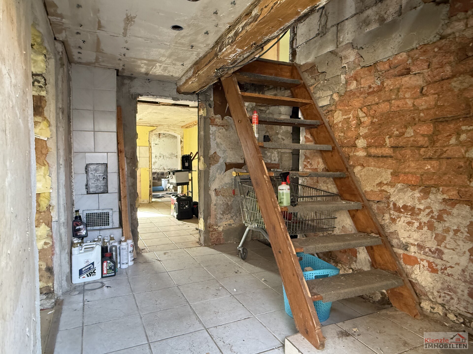 Einfamilienhaus mit Scheune in Ebersbach OT Naunhof zum Sanieren