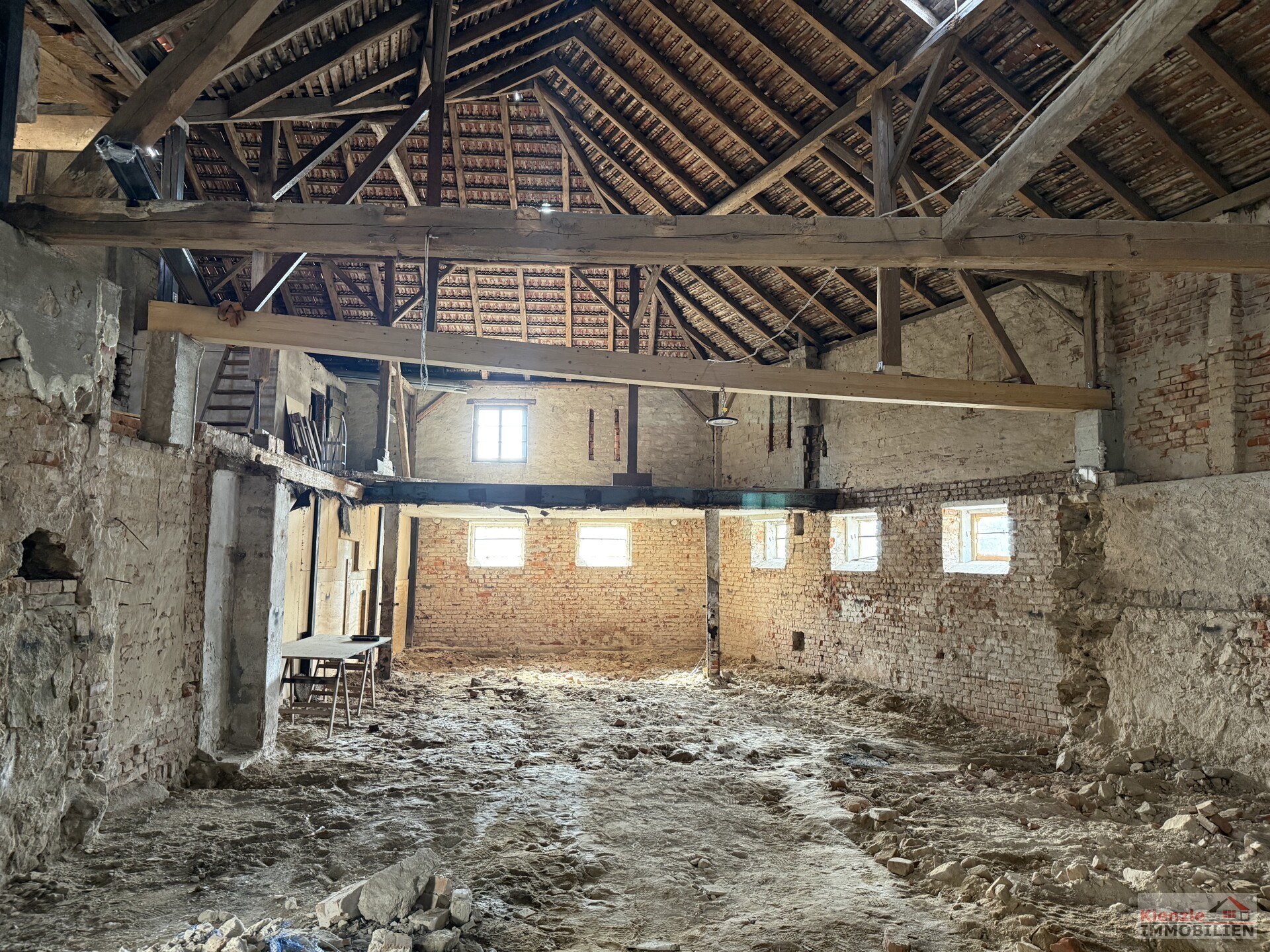 Einfamilienhaus mit Scheune in Ebersbach OT Naunhof zum Sanieren