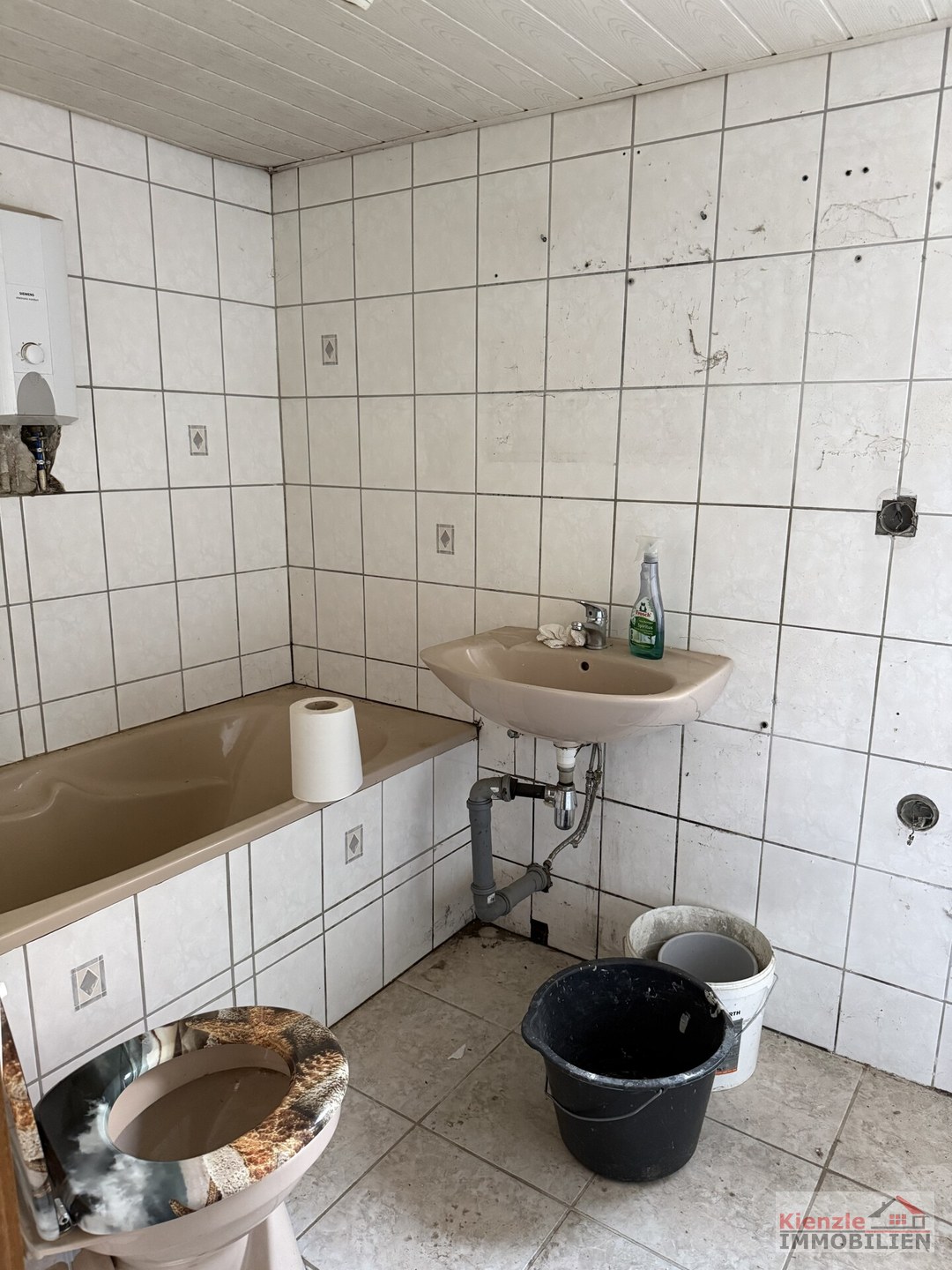 Einfamilienhaus mit Scheune in Ebersbach OT Naunhof zum Sanieren