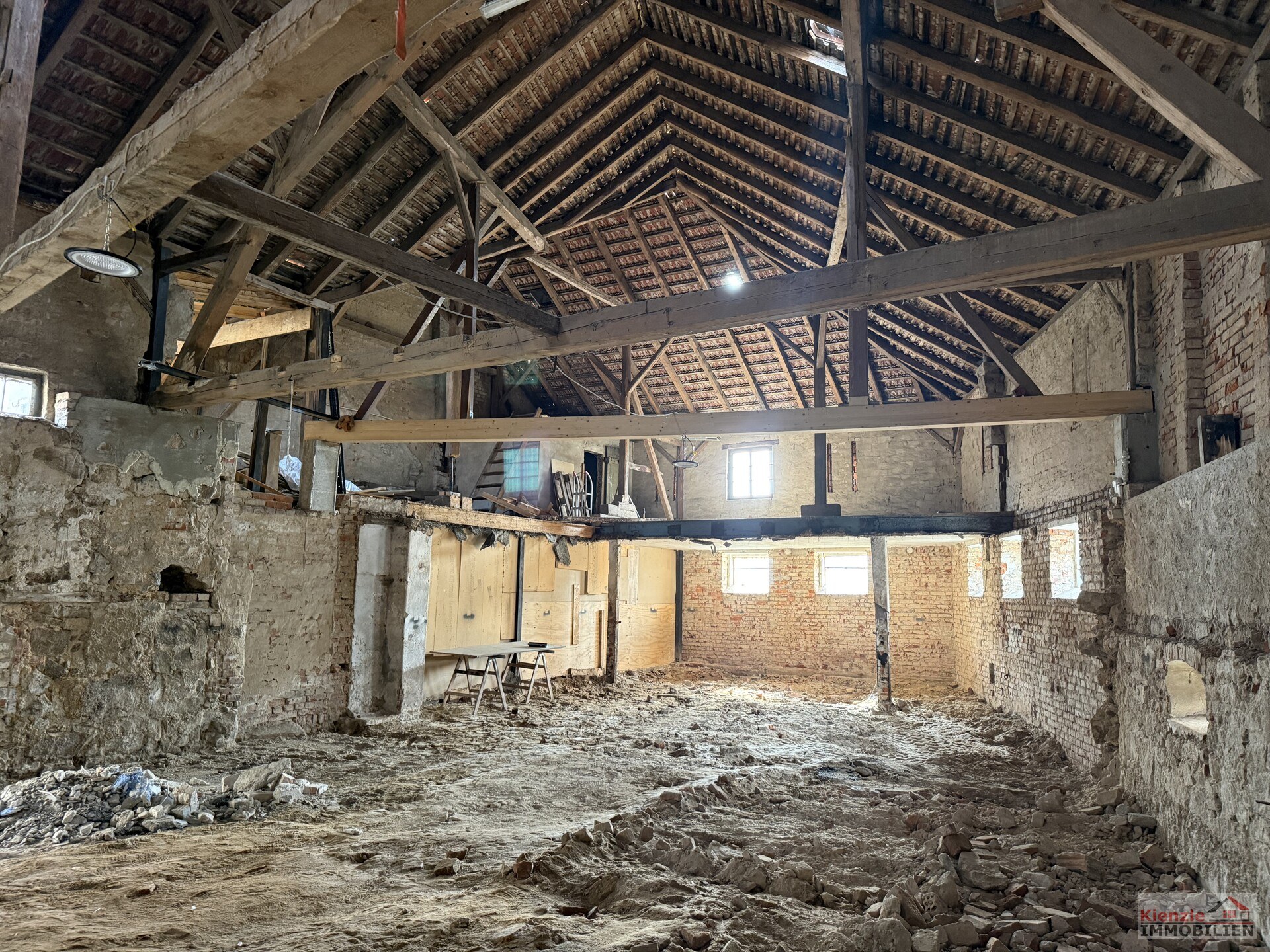 Einfamilienhaus mit Scheune in Ebersbach OT Naunhof zum Sanieren