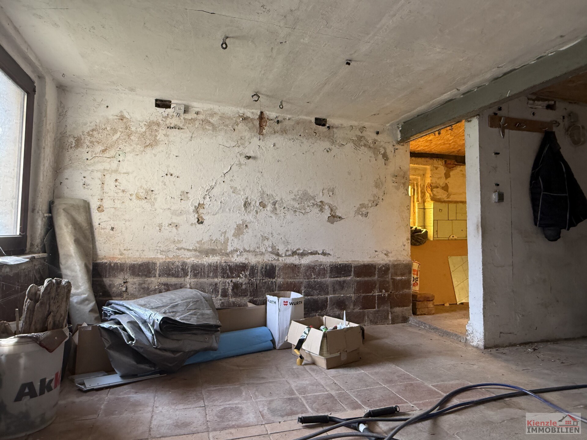 Einfamilienhaus mit Scheune in Ebersbach OT Naunhof zum Sanieren