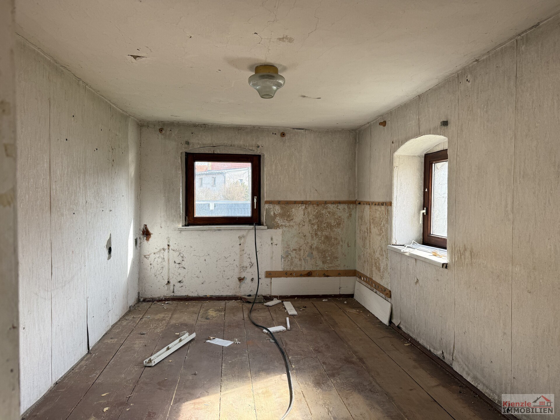 Einfamilienhaus mit Scheune in Ebersbach OT Naunhof zum Sanieren