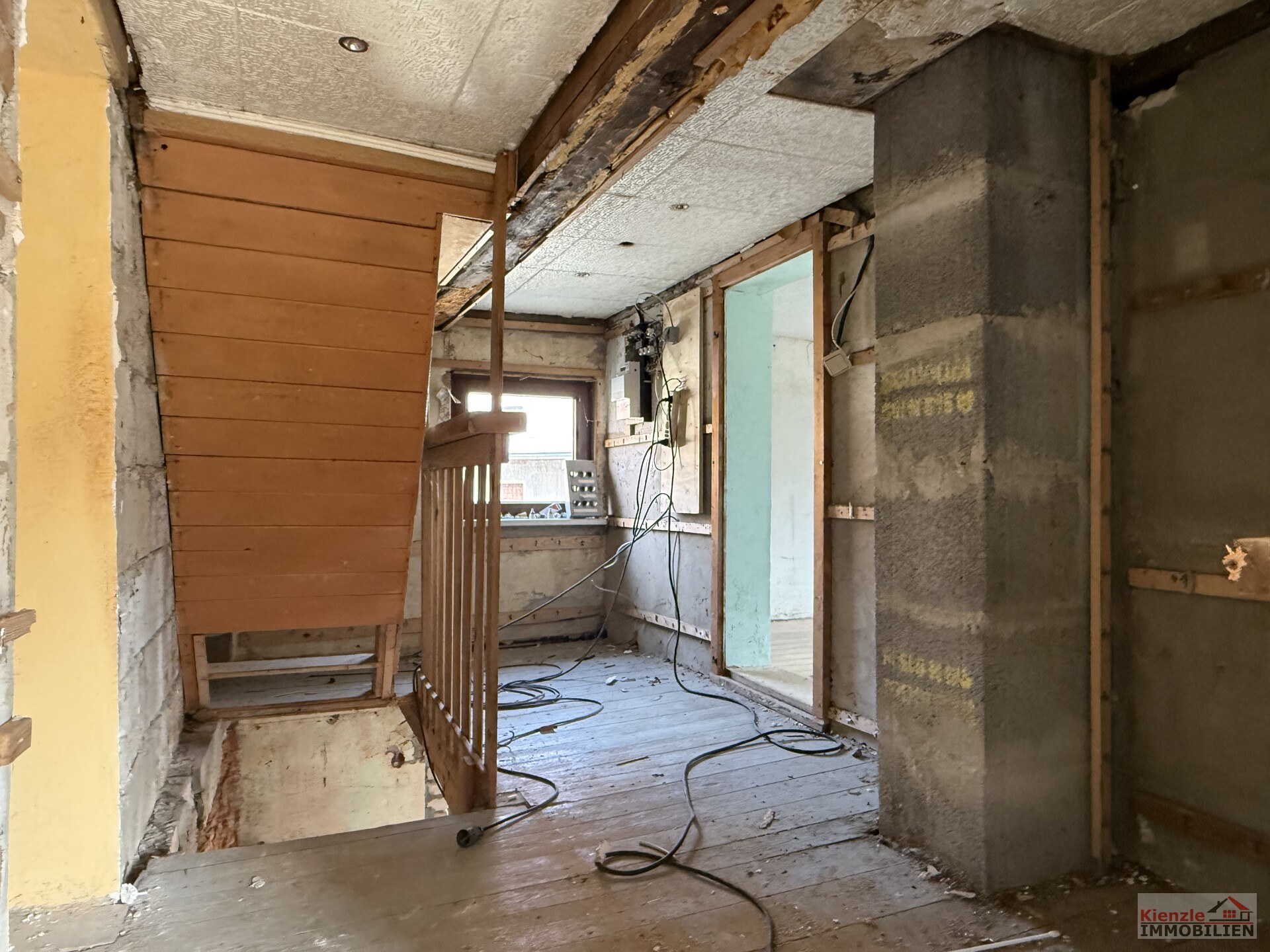 Einfamilienhaus mit Scheune in Ebersbach OT Naunhof zum Sanieren