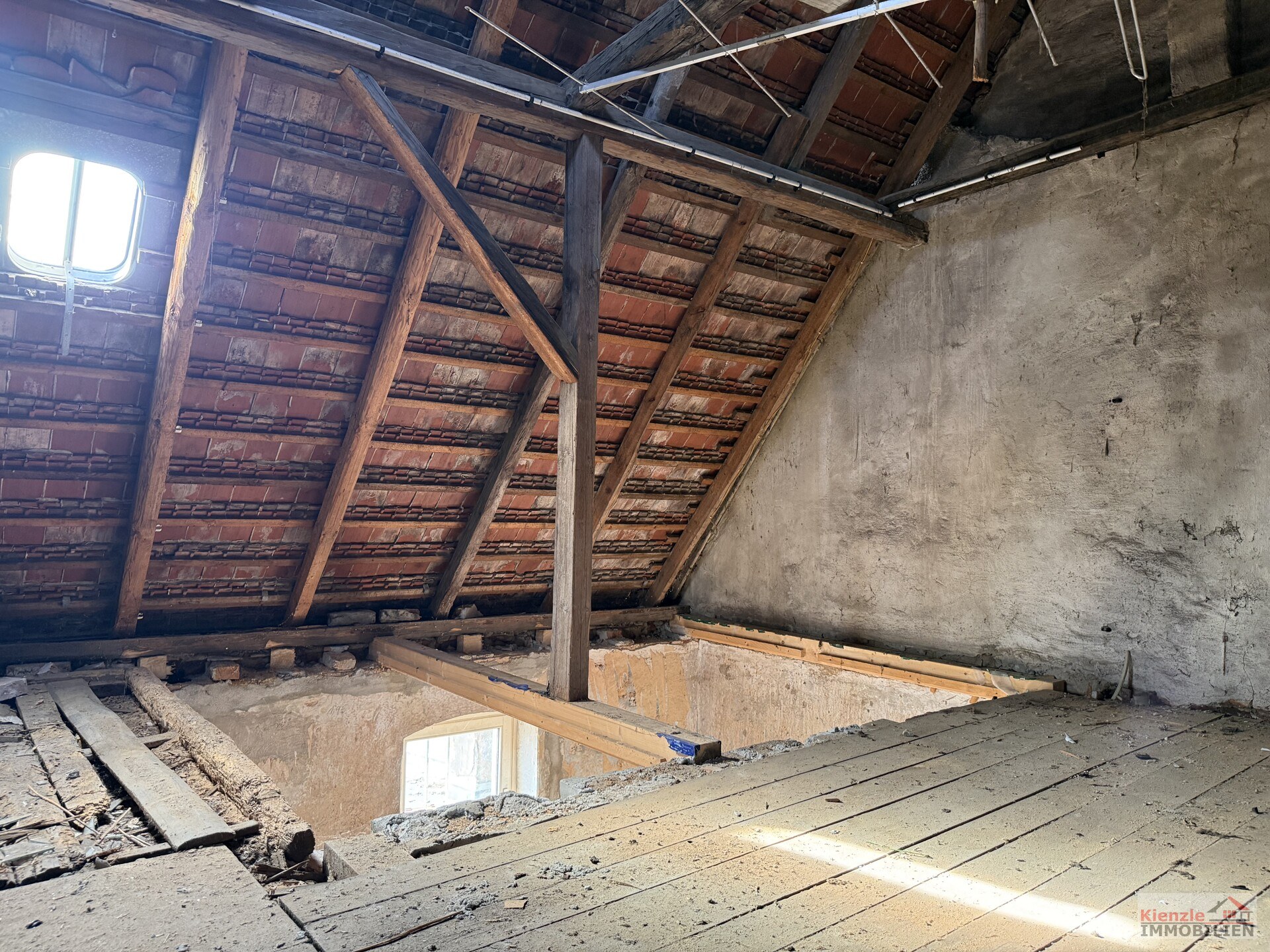 Einfamilienhaus mit Scheune in Ebersbach OT Naunhof zum Sanieren
