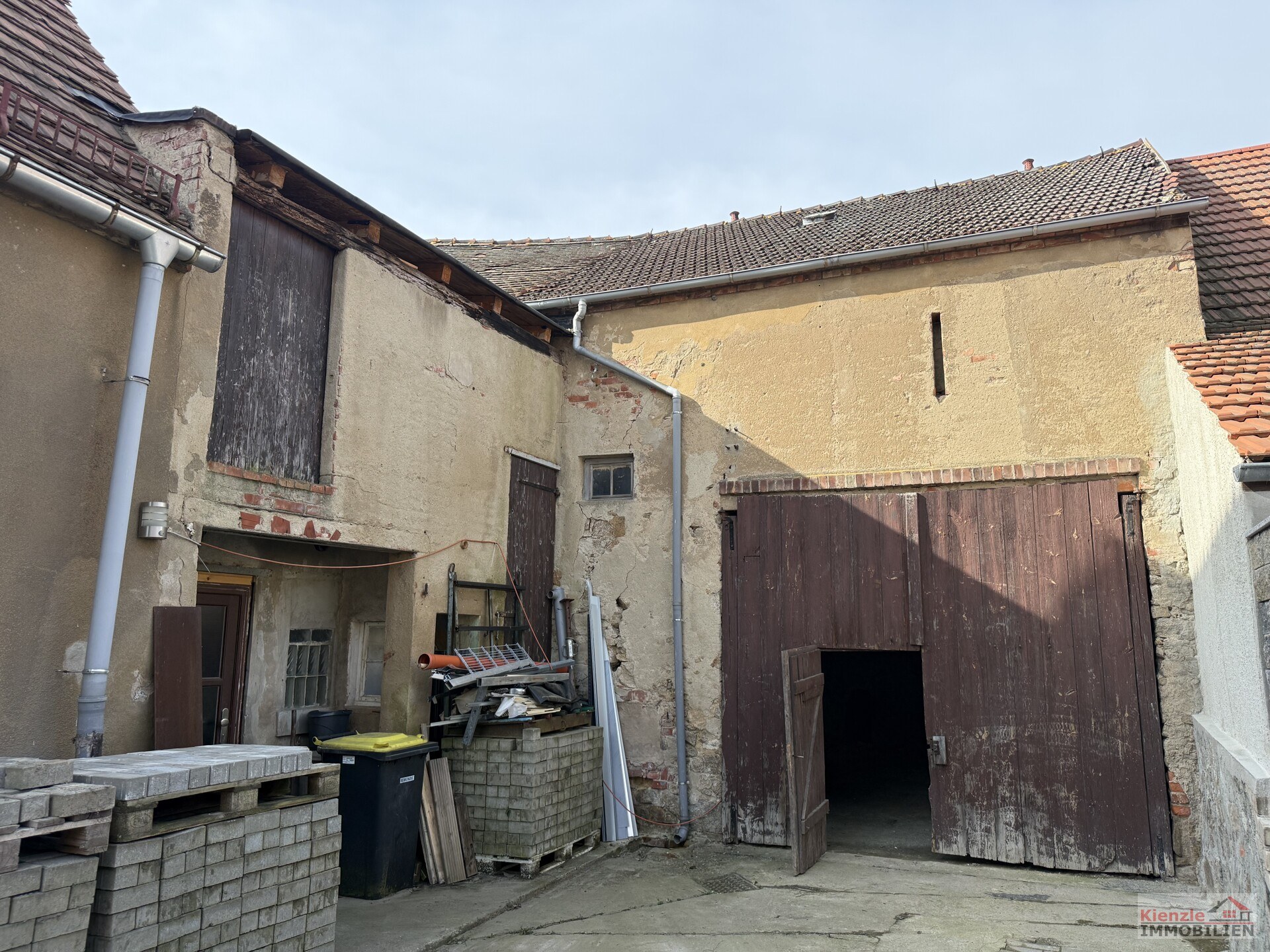 Einfamilienhaus mit Scheune in Ebersbach OT Naunhof zum Sanieren