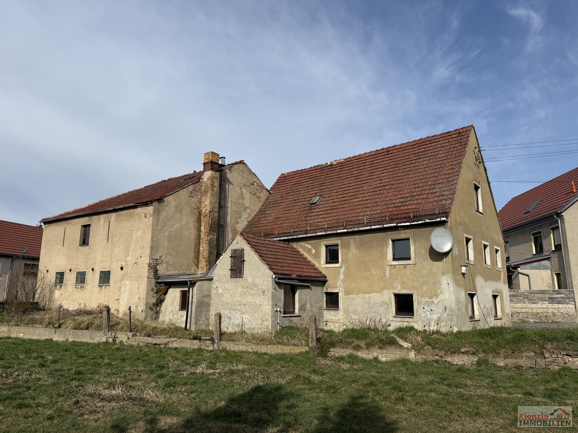 Einfamilienhaus mit Scheune in Ebersbach OT Naunhof zum Sanieren
