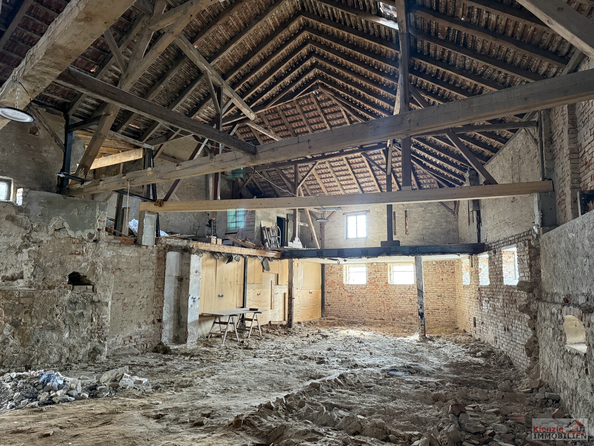 Einfamilienhaus mit Scheune in Ebersbach OT Naunhof zum Sanieren
