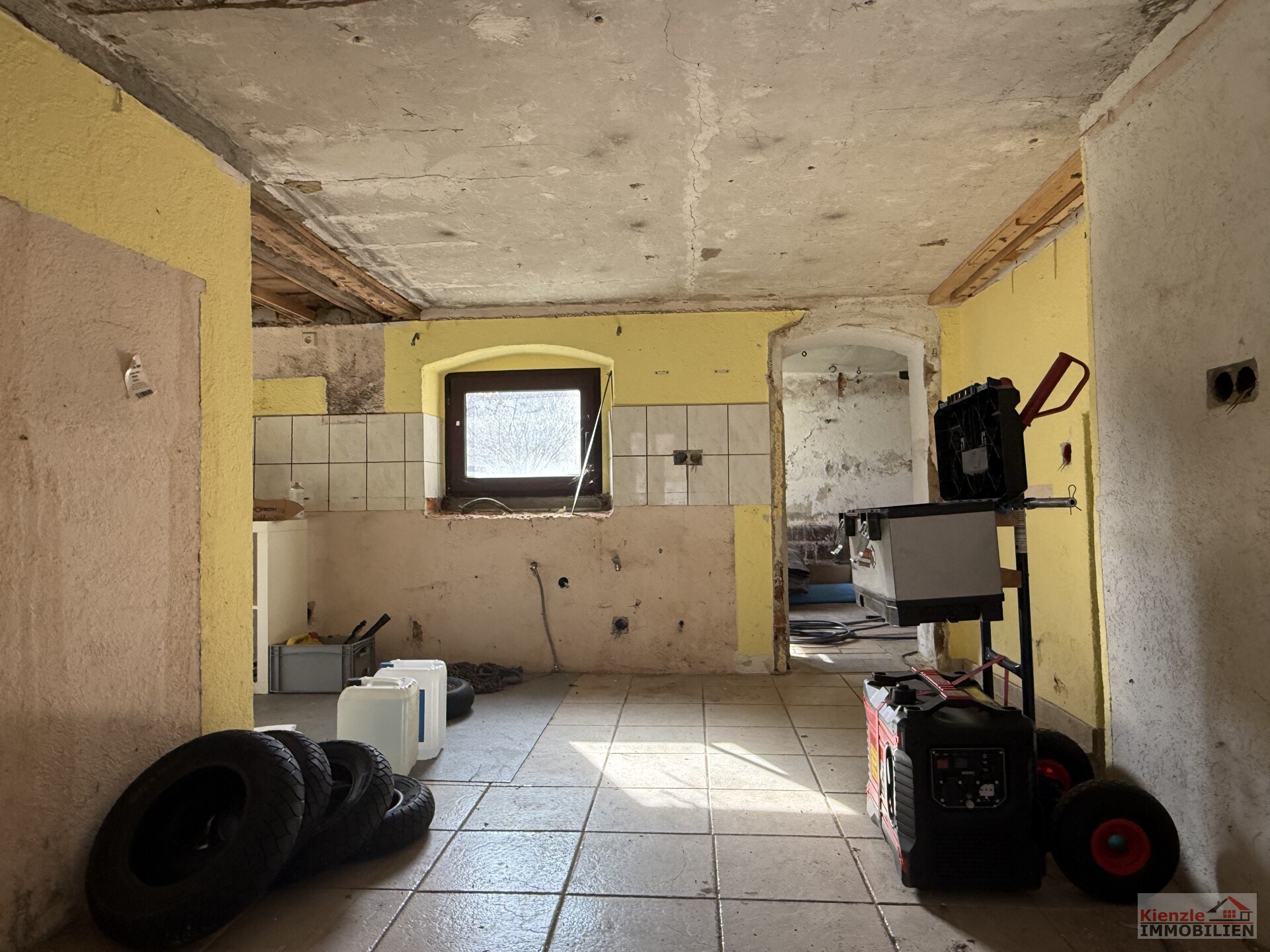 Einfamilienhaus mit Scheune in Ebersbach OT Naunhof zum Sanieren