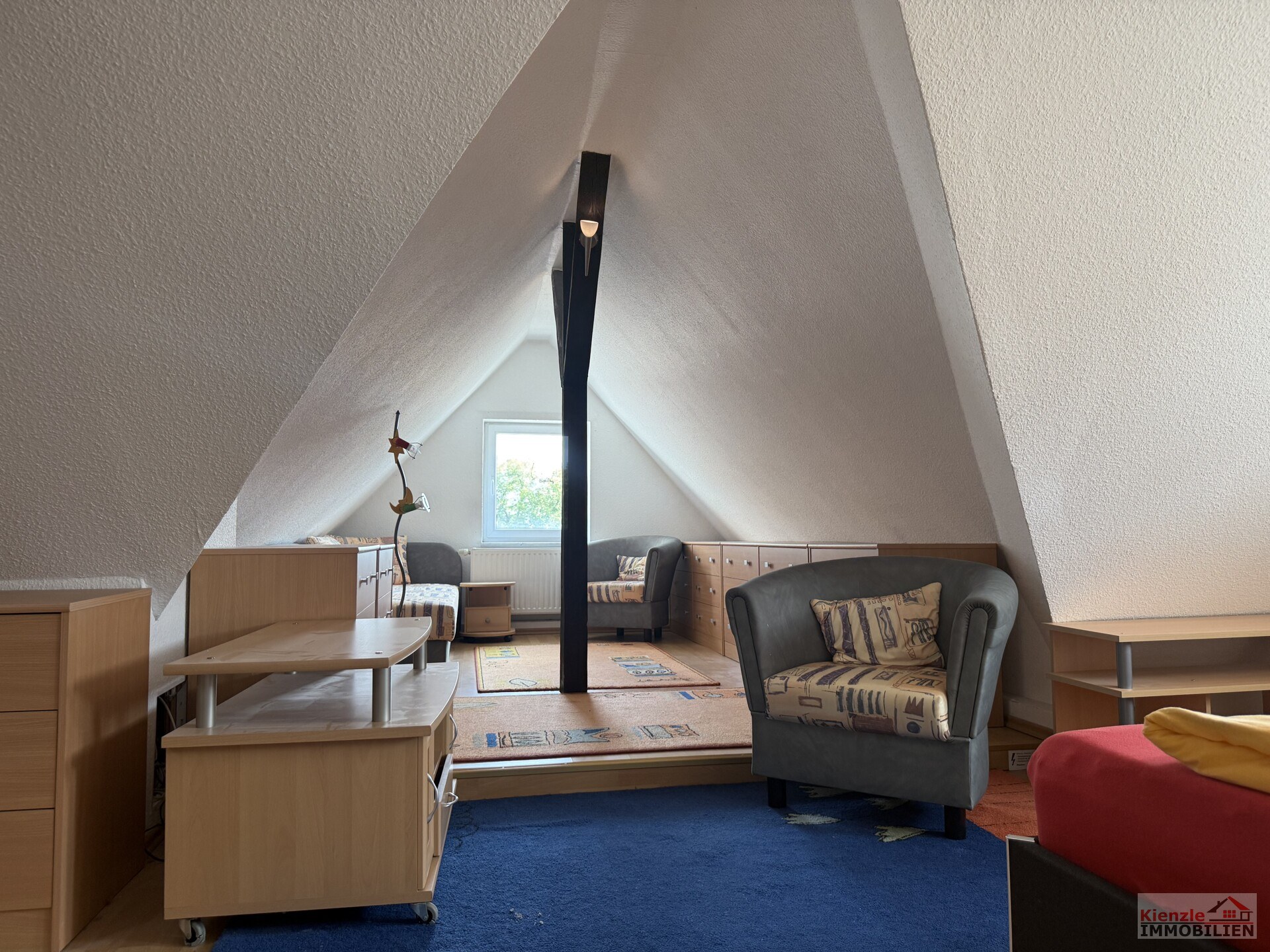 Multifunktionales Gebäude mit reichlich Nebengelass, Sauna, Partyraum und Garten