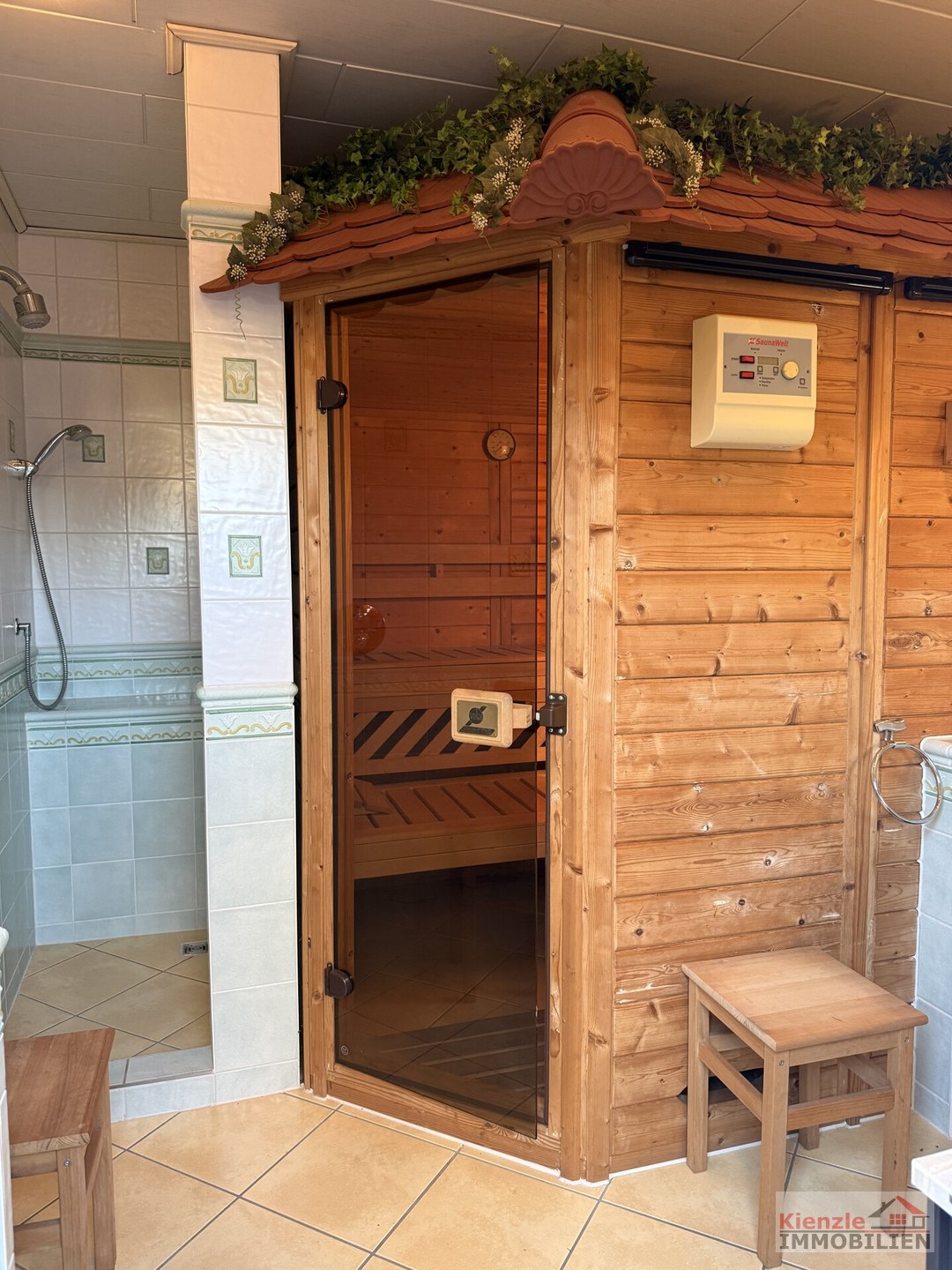Multifunktionales Gebäude mit reichlich Nebengelass, Sauna, Partyraum und Garten