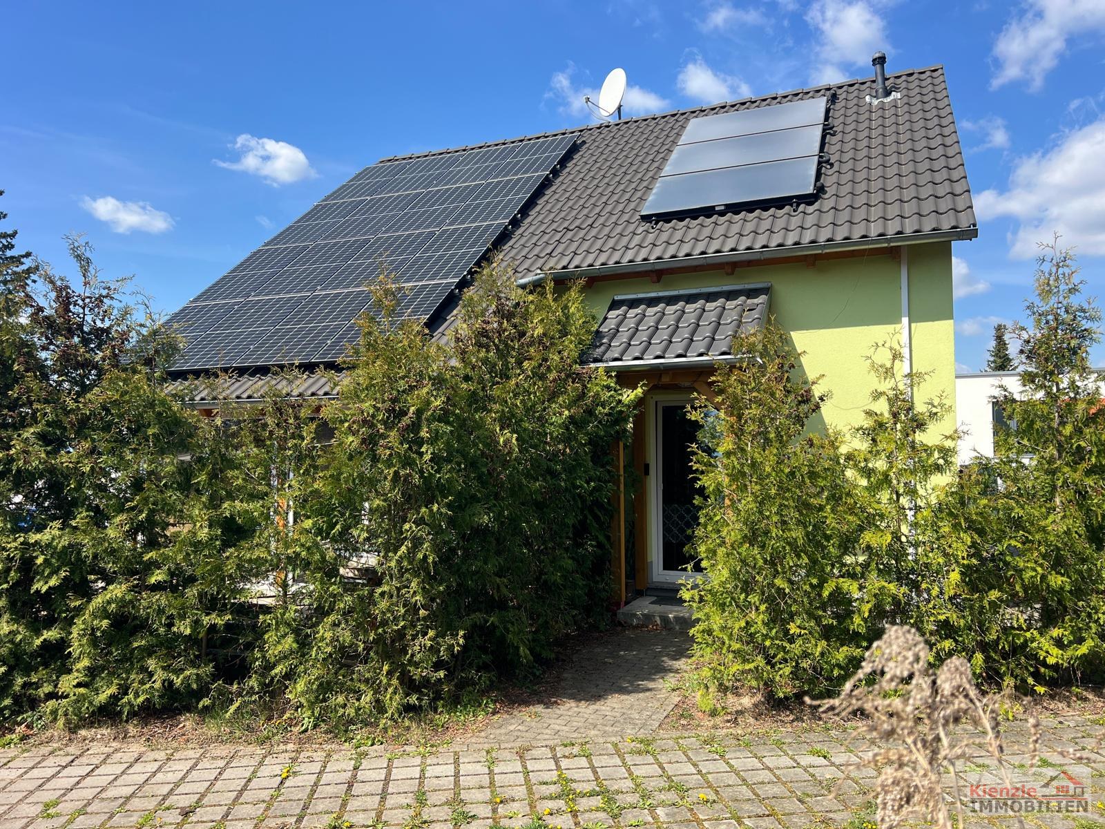 Freistehendes Einfamilienhaus mit Pool in guter Wohnlage von Rabenau