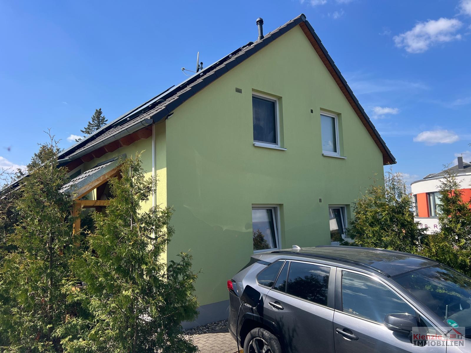 Freistehendes Einfamilienhaus mit Pool in guter Wohnlage von Rabenau