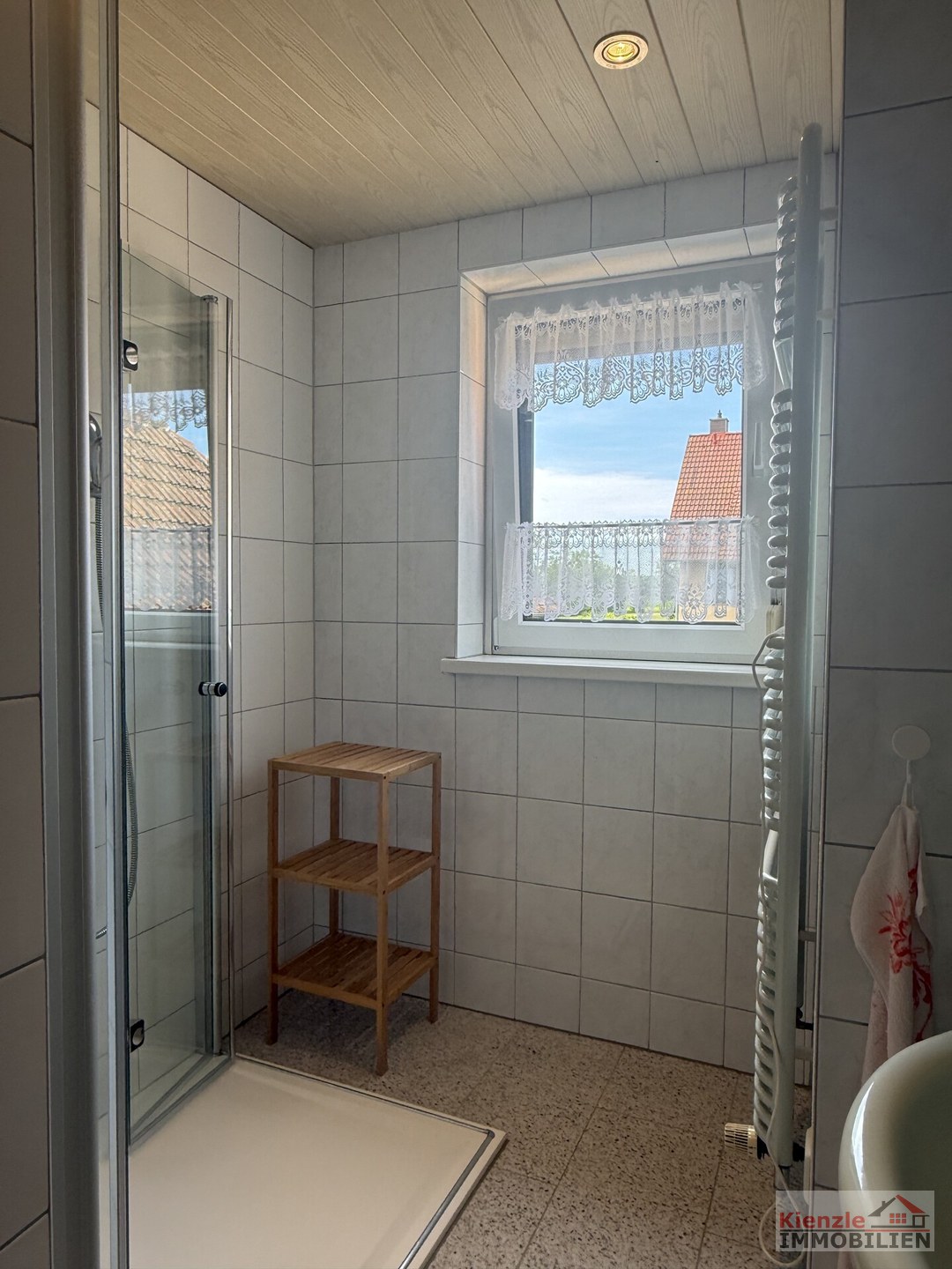 Gepflegtes Einfamilienhaus mit Nebengebäude und Garage in attraktiver Wohnlage von Niederau