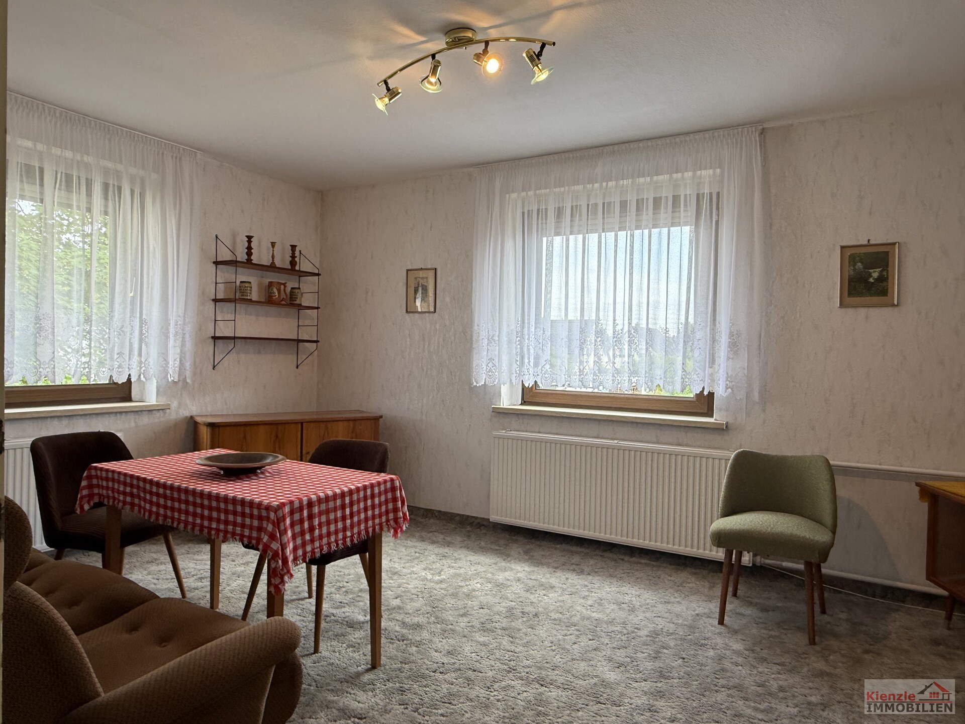 Gepflegtes Einfamilienhaus mit Nebengebäude und Garage in attraktiver Wohnlage von Niederau