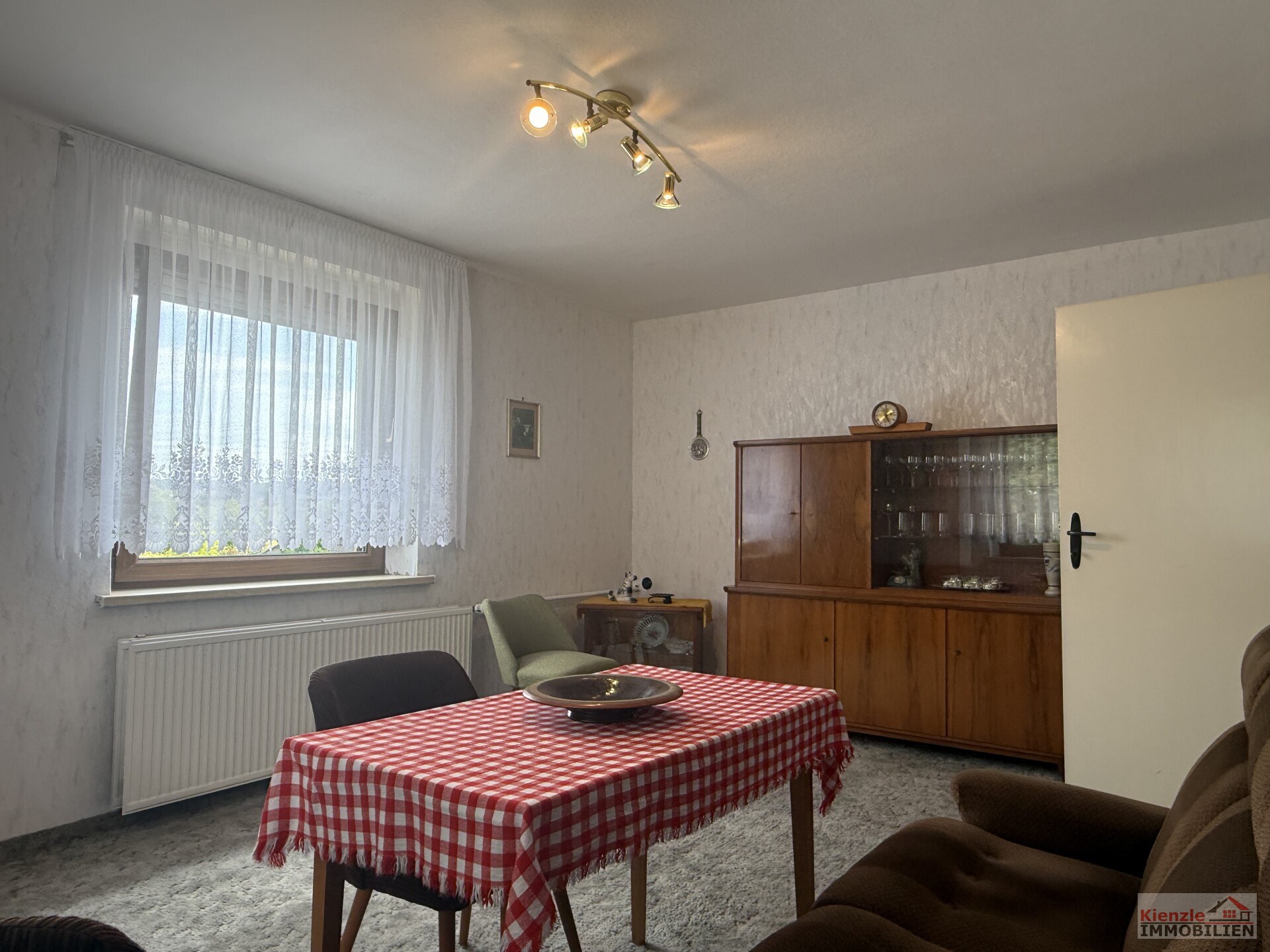 Gepflegtes Einfamilienhaus mit Nebengebäude und Garage in attraktiver Wohnlage von Niederau