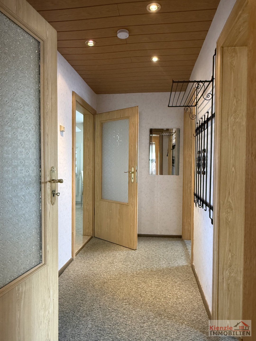Gepflegtes Einfamilienhaus mit Nebengebäude und Garage in attraktiver Wohnlage von Niederau