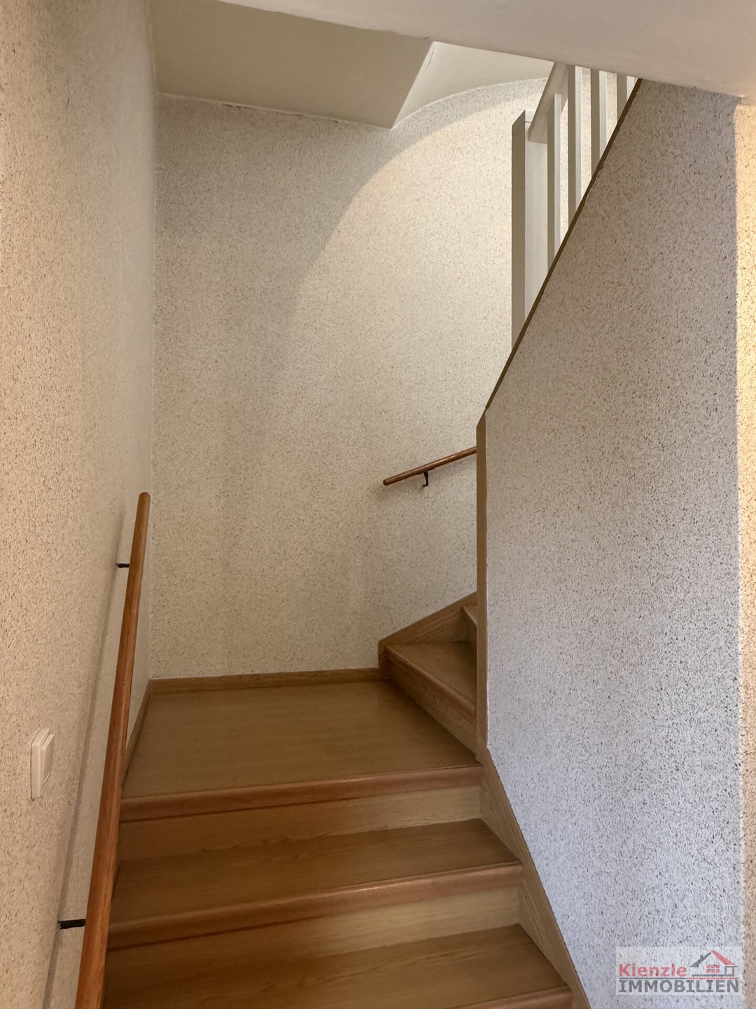Gepflegtes Einfamilienhaus mit Nebengebäude und Garage in attraktiver Wohnlage von Niederau