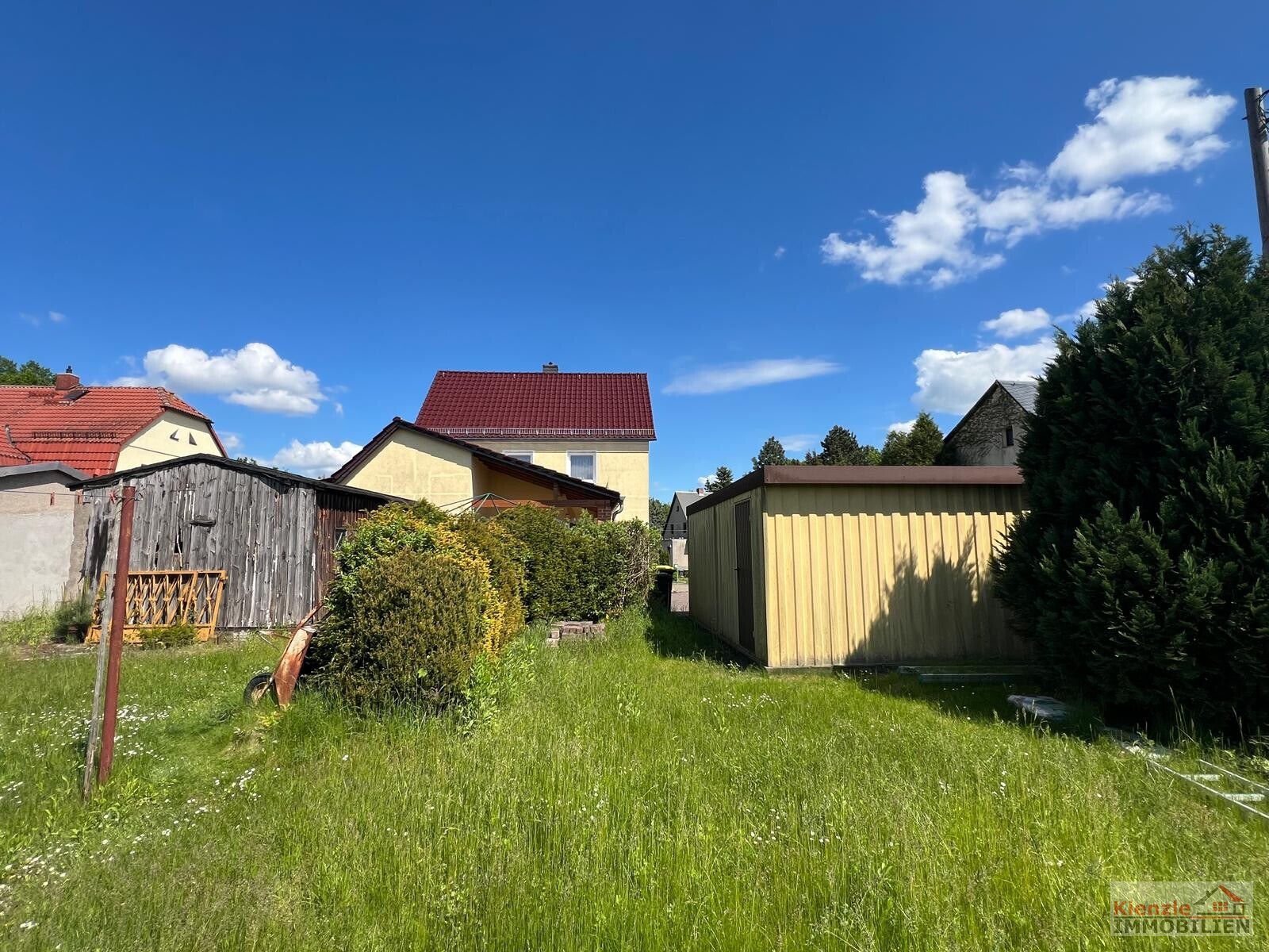 Gepflegtes Einfamilienhaus mit Doppelgarage, 6 Zimmern und großem Grundstück in Moritzburg-Steinbach