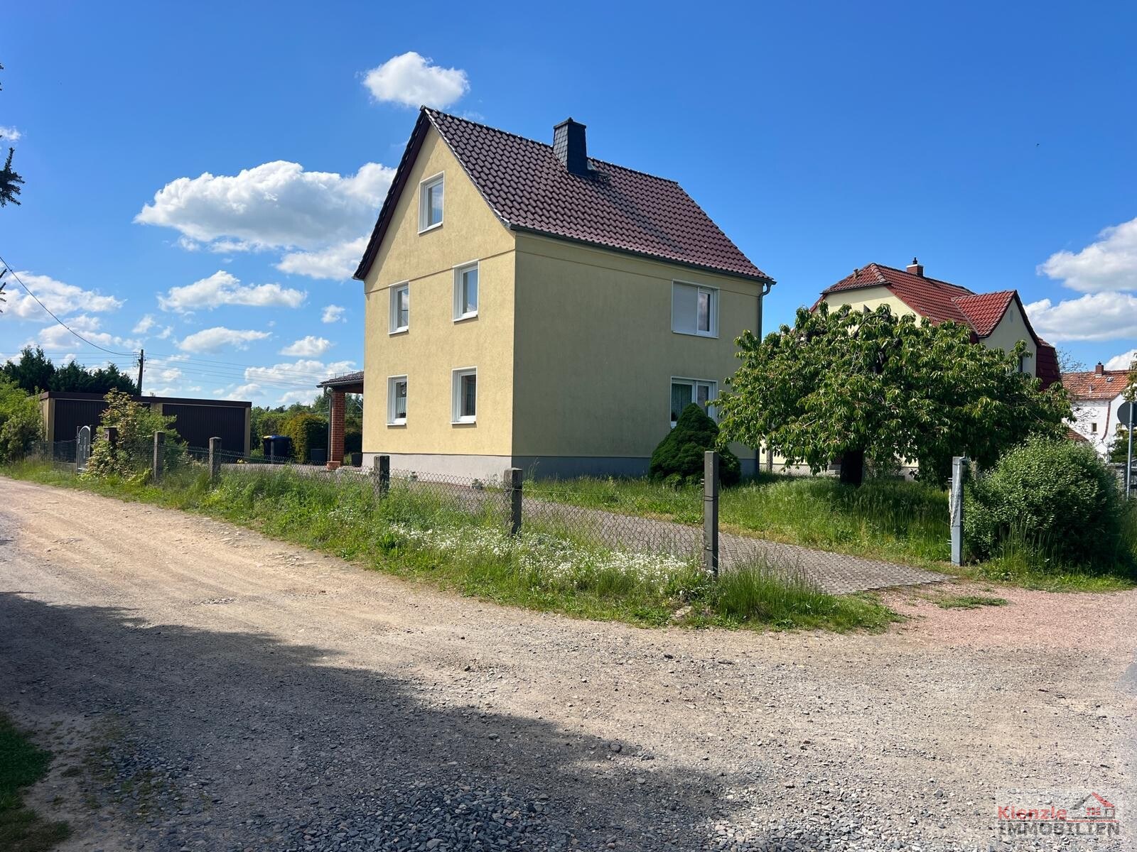 Gepflegtes Einfamilienhaus mit Doppelgarage, 6 Zimmern und großem Grundstück in Moritzburg-Steinbach