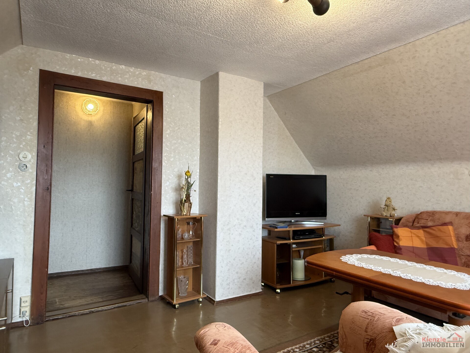 Gepflegtes Einfamilienhaus mit Doppelgarage, 6 Zimmern und großem Grundstück in Moritzburg-Steinbach
