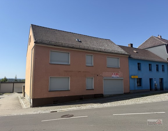 Wohn- und Geschäftshaus auf kleinem Grundstück in Hohenleipisch