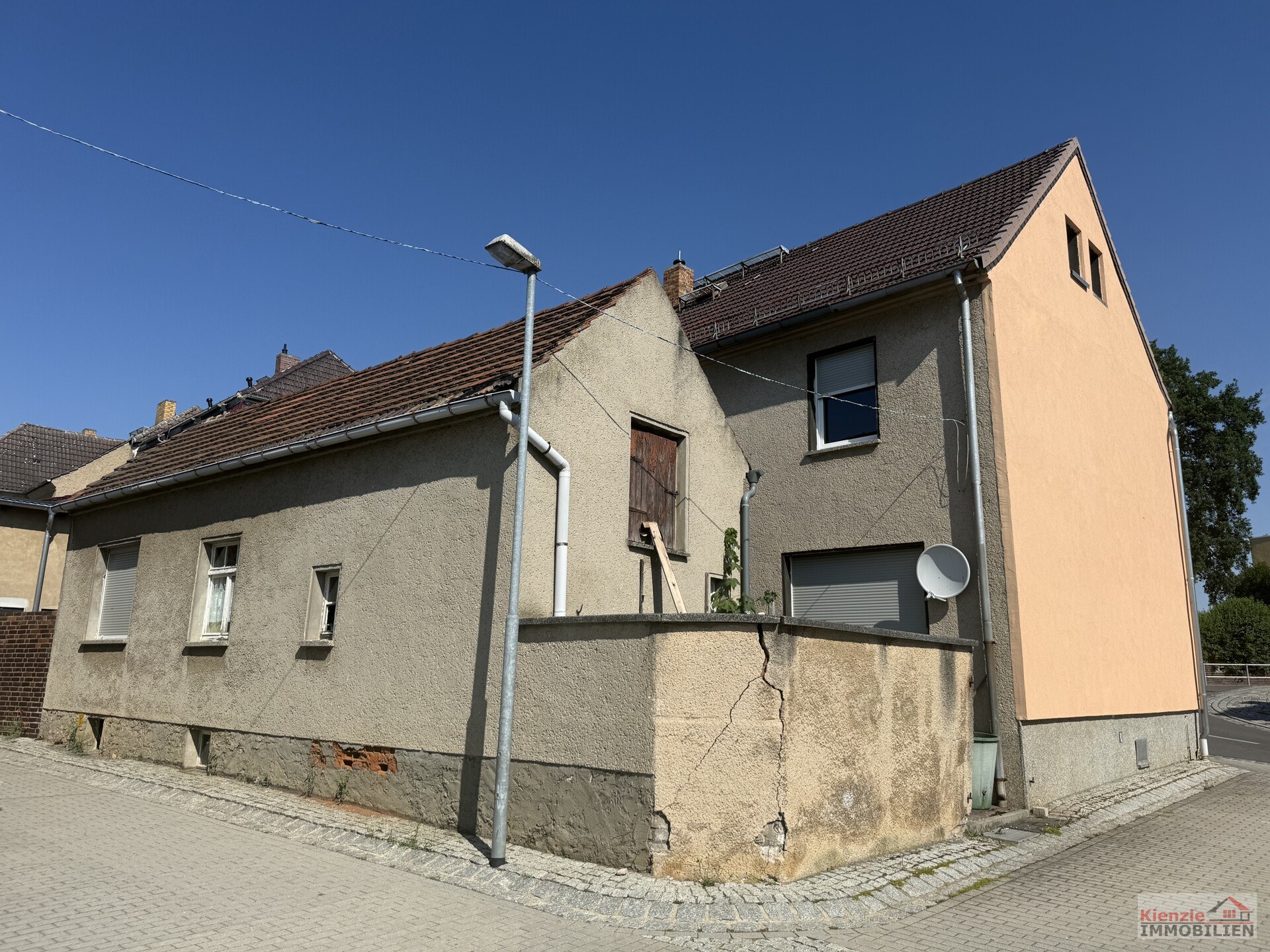 Wohn- und Geschäftshaus auf kleinem Grundstück in Hohenleipisch