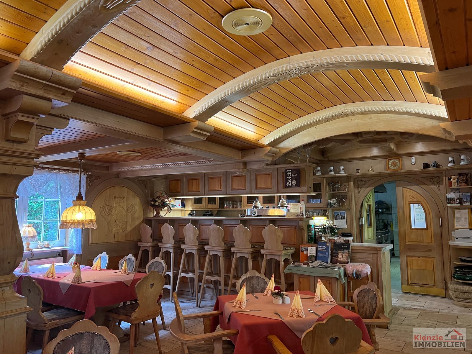 Hotel mit Gastronomie, Pool, Sauna & Betriebswohnung auf 6.000m² in ruhiger Randlage von Penig