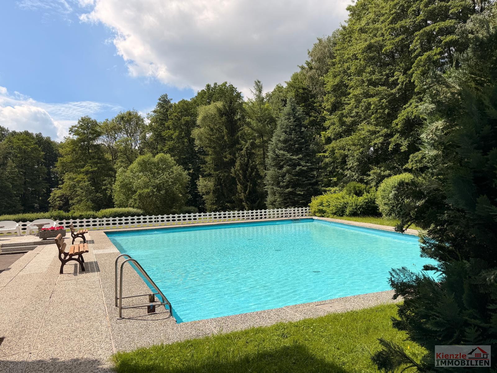 Hotel mit Gastronomie, Pool, Sauna & Betriebswohnung auf 6.000m² in ruhiger Randlage von Penig