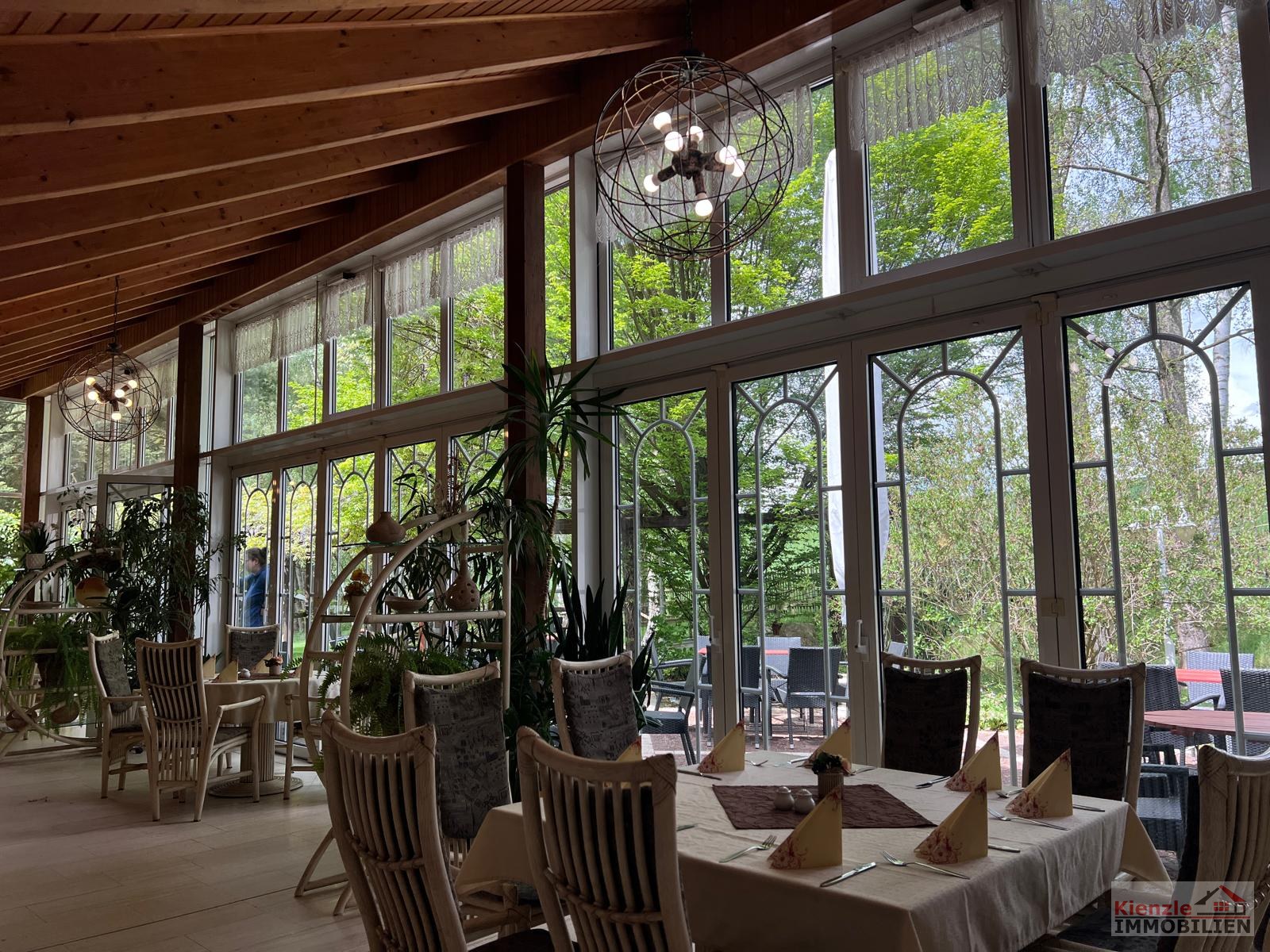 Hotel mit Gastronomie, Pool, Sauna & Betriebswohnung auf 6.000m² in ruhiger Randlage von Penig