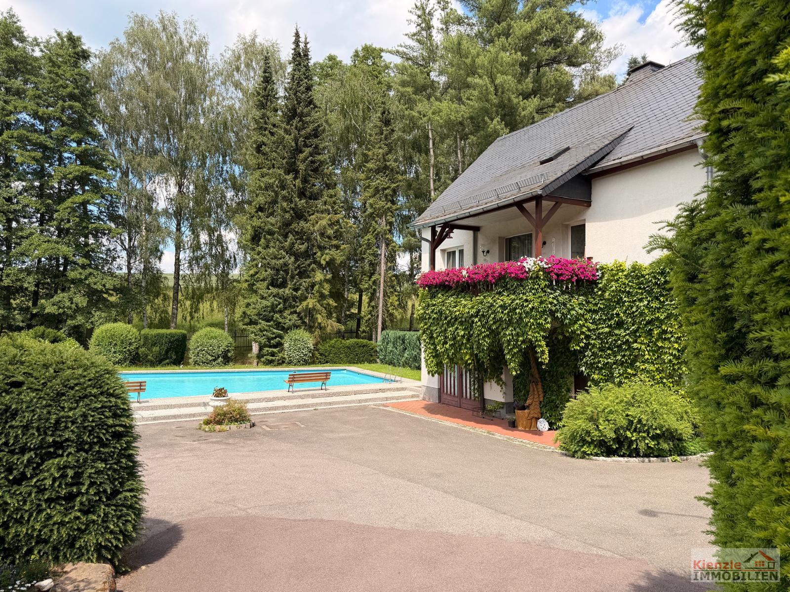 Hotel mit Gastronomie, Pool, Sauna & Betriebswohnung auf 6.000m² in ruhiger Randlage von Penig