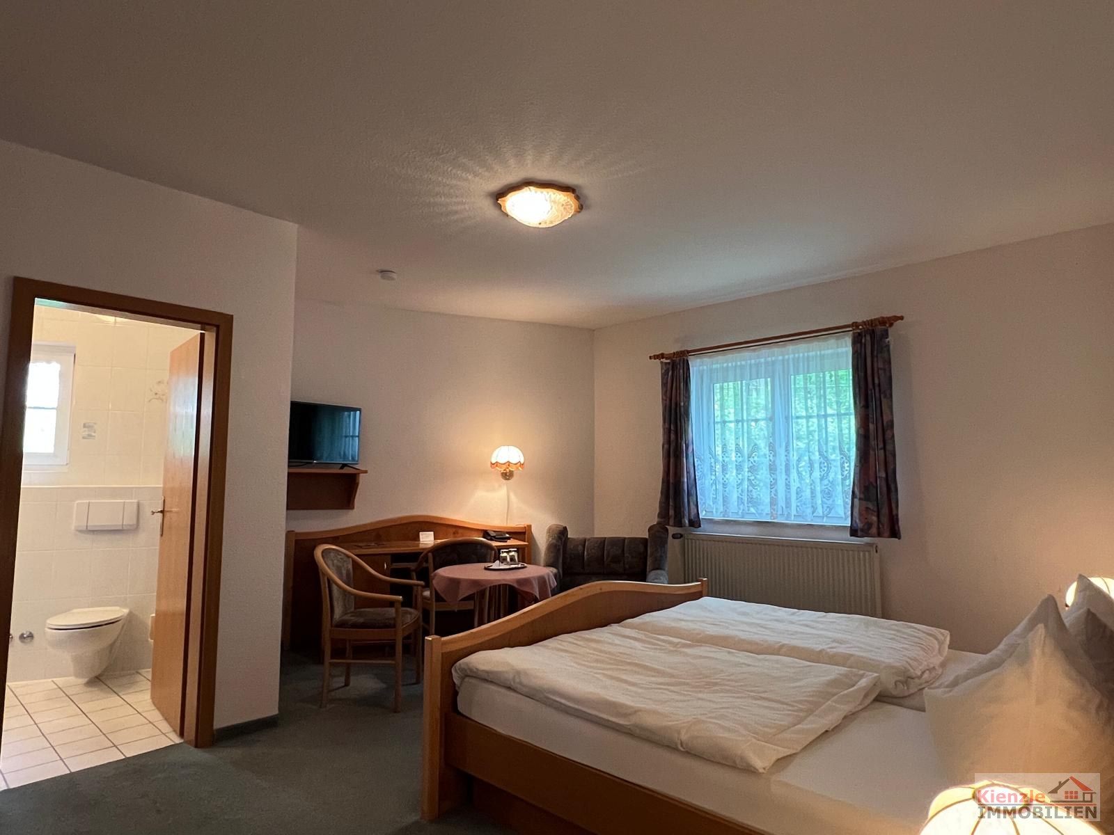 Hotel mit Gastronomie, Pool, Sauna & Betriebswohnung auf 6.000m² in ruhiger Randlage von Penig