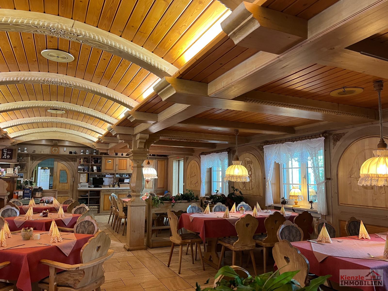 Hotel mit Gastronomie, Pool, Sauna & Betriebswohnung auf 6.000m² in ruhiger Randlage von Penig