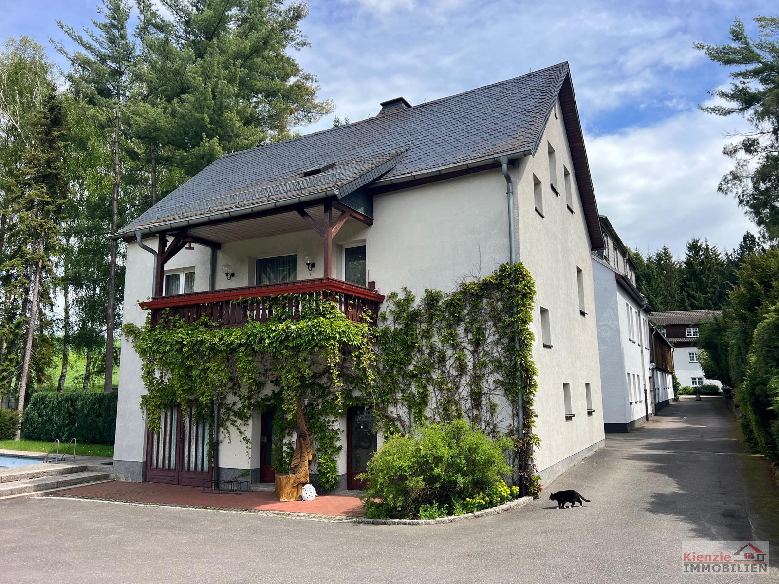 Hotel mit Gastronomie, Pool, Sauna & Betriebswohnung auf 6.000m² in ruhiger Randlage von Penig