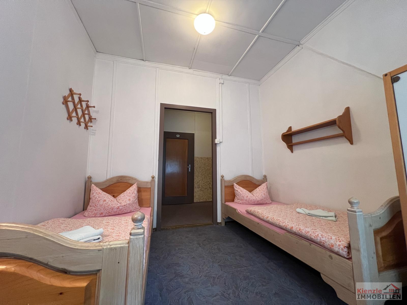 Hotel mit Gastronomie, Pool, Sauna & Betriebswohnung auf 6.000m² in ruhiger Randlage von Penig