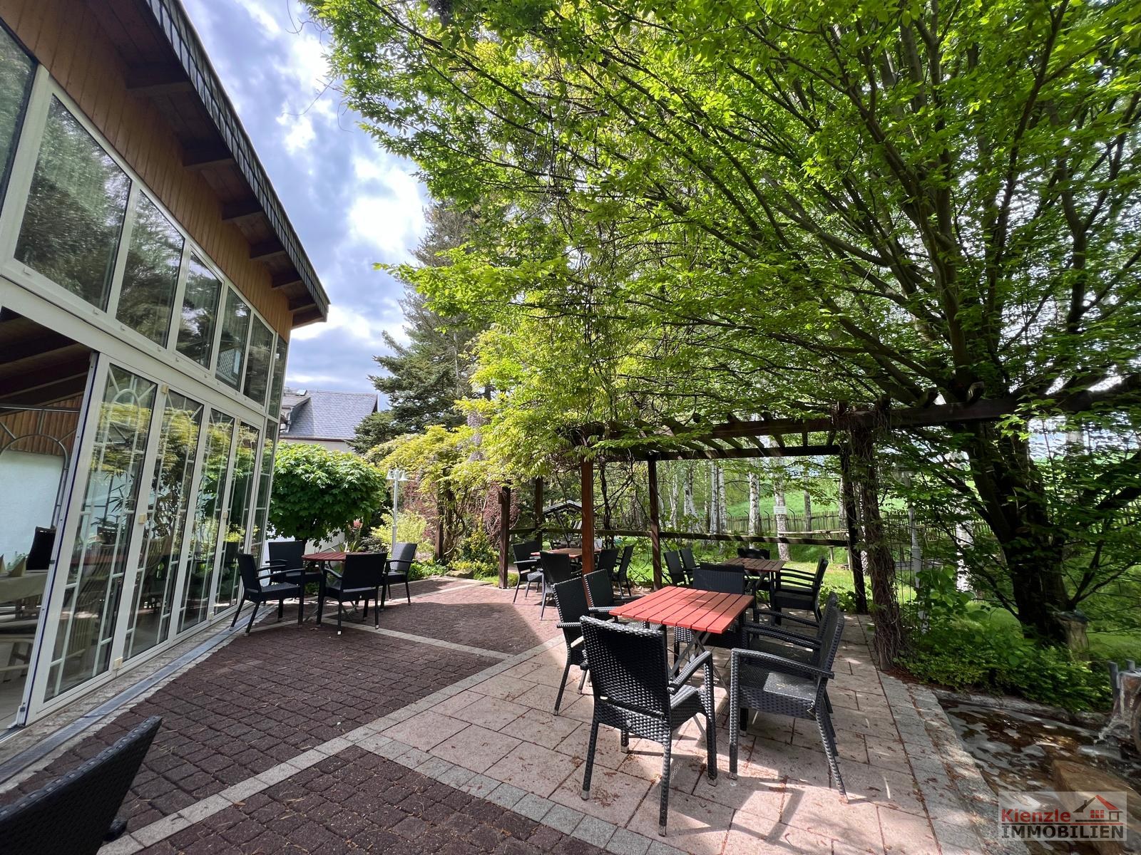 Hotel mit Gastronomie, Pool, Sauna & Betriebswohnung auf 6.000m² in ruhiger Randlage von Penig