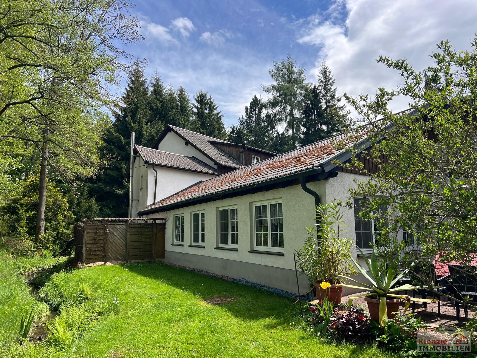 Hotel mit Gastronomie, Pool, Sauna & Betriebswohnung auf 6.000m² in ruhiger Randlage von Penig