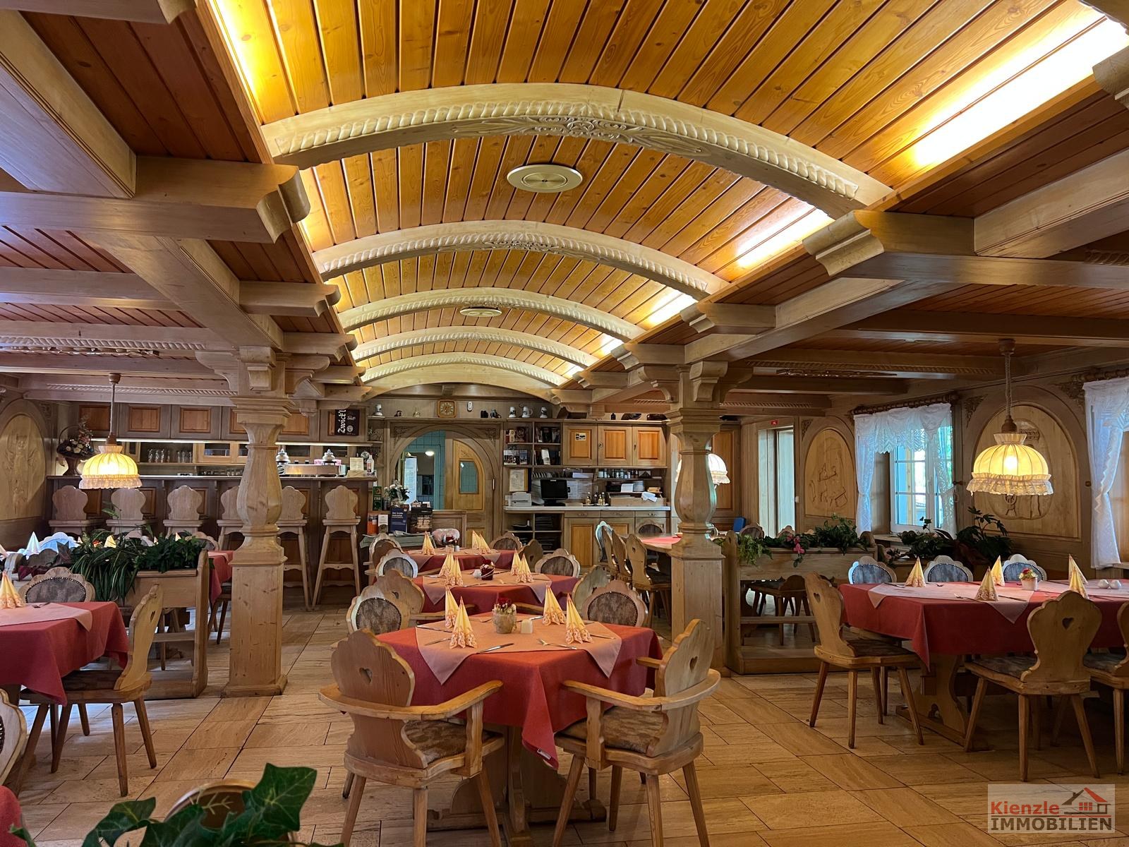 Hotel mit Gastronomie, Pool, Sauna & Betriebswohnung auf 6.000m² in ruhiger Randlage von Penig