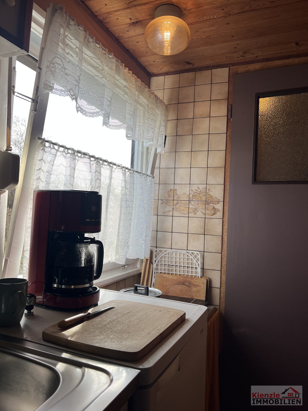Schönes Wochenendhaus mit großer überdachter Terrasse