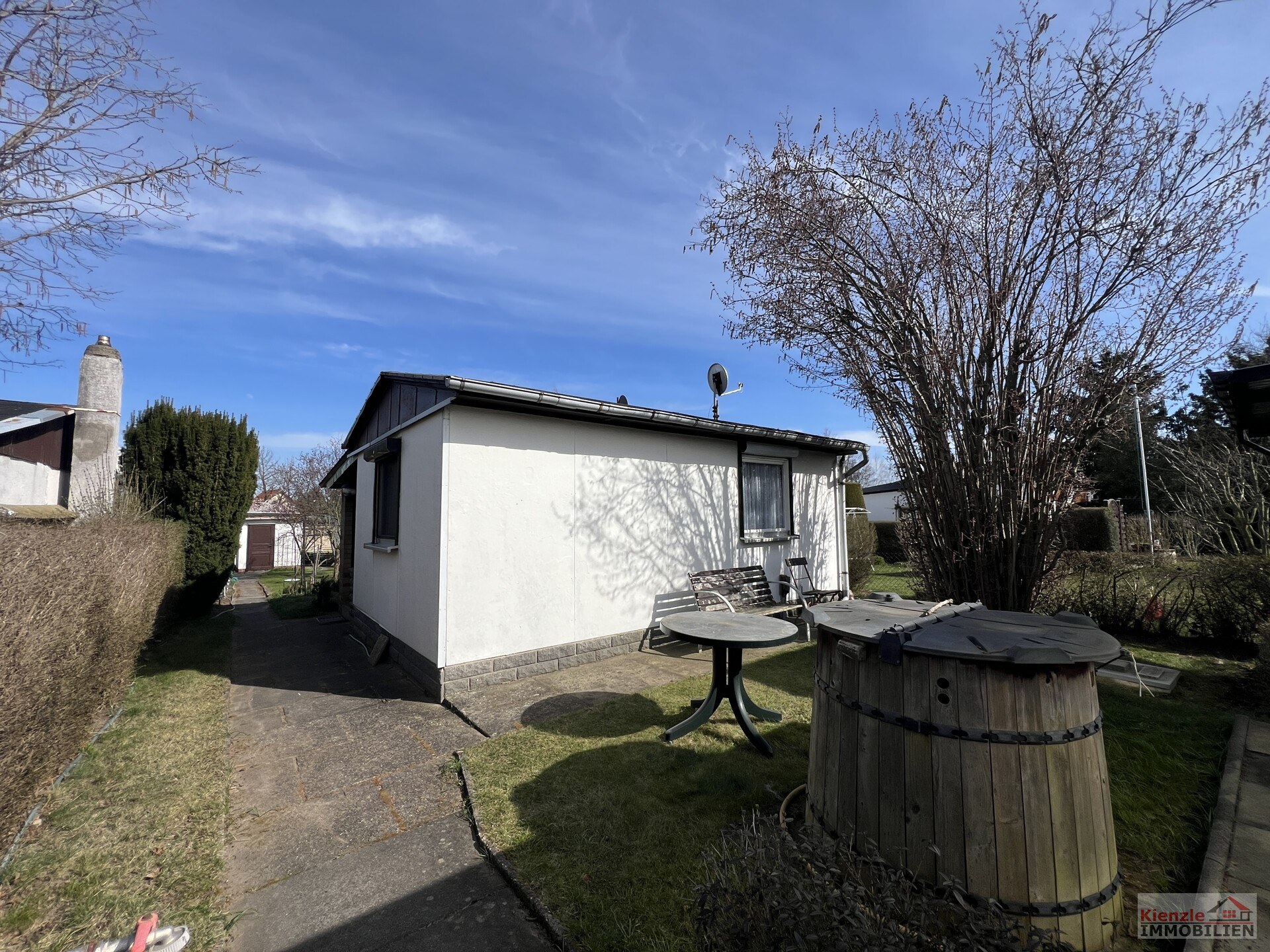 Schönes Wochenendhaus mit großer überdachter Terrasse