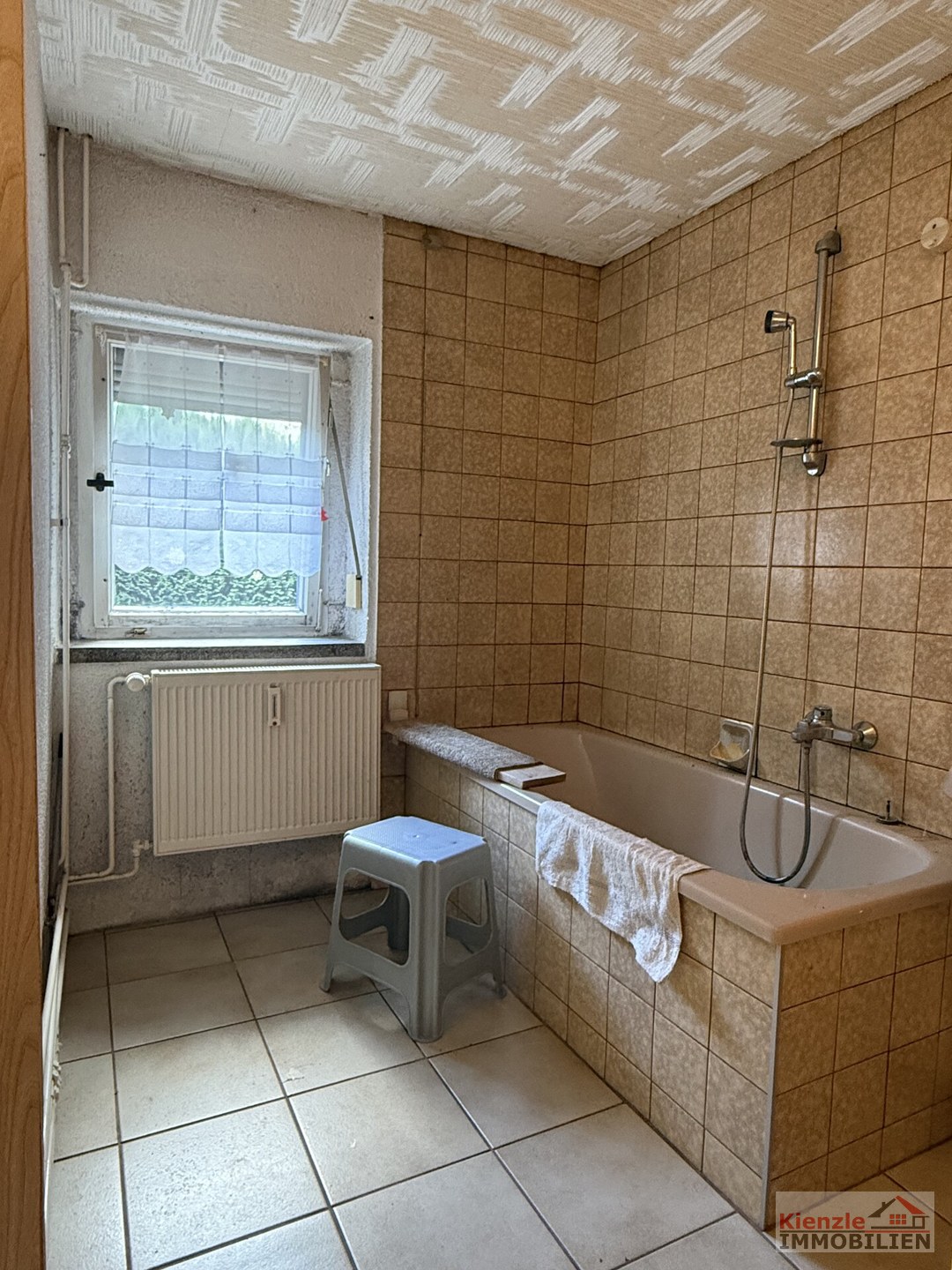 Kleines Einfamilienhaus mit Nebengebäude – Ideal für handwerklich Begabte