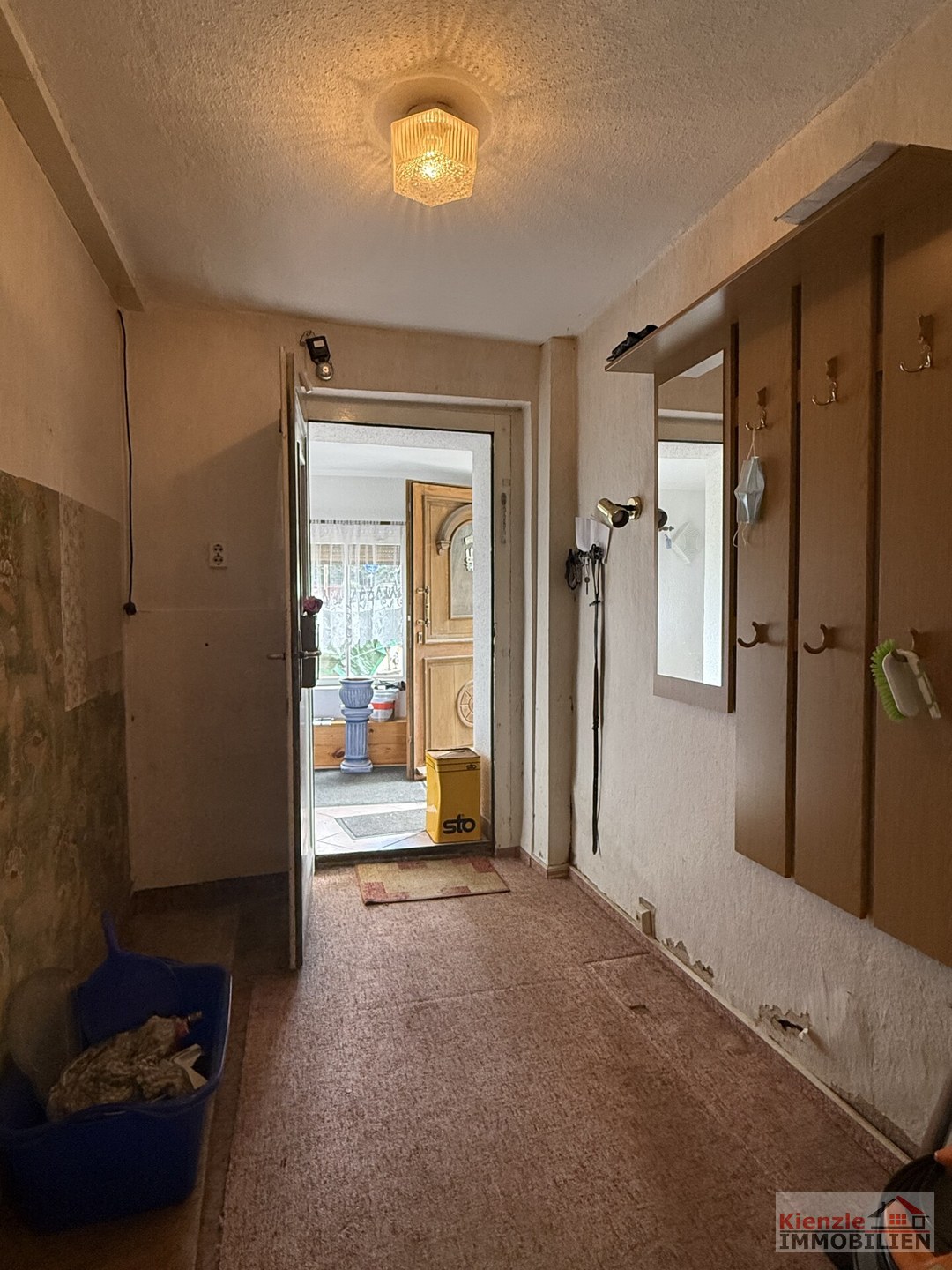 Kleines Einfamilienhaus mit Nebengebäude – Ideal für handwerklich Begabte