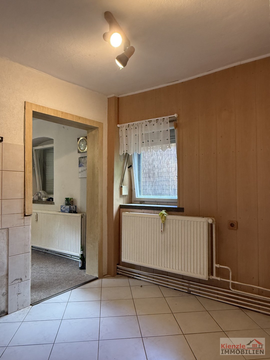 Kleines Einfamilienhaus mit Nebengebäude – Ideal für handwerklich Begabte