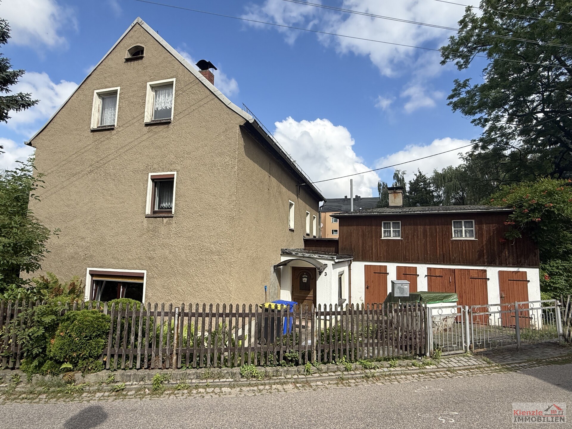 Kleines Einfamilienhaus mit Nebengebäude – Ideal für handwerklich Begabte