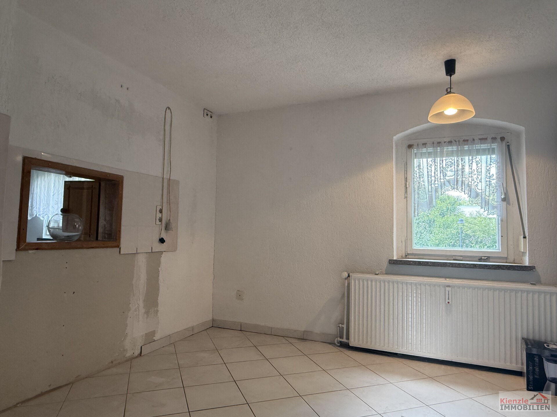 Kleines Einfamilienhaus mit Nebengebäude – Ideal für handwerklich Begabte