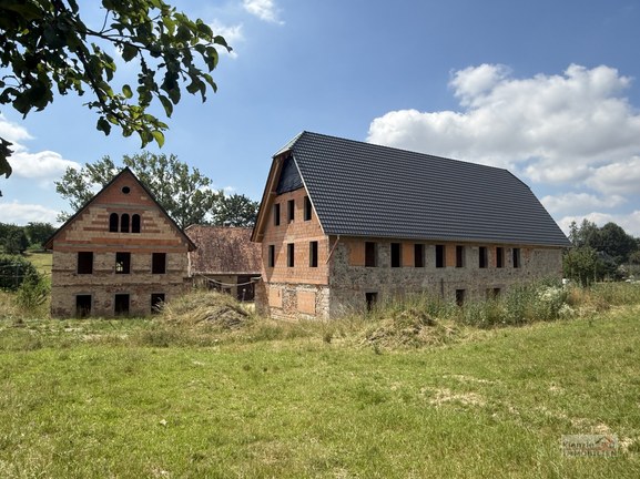 Wohnen. Arbeiten. Leben.

Historisches Vierseitenhof-Ensemble mit außergewöhnlichem Potenzial