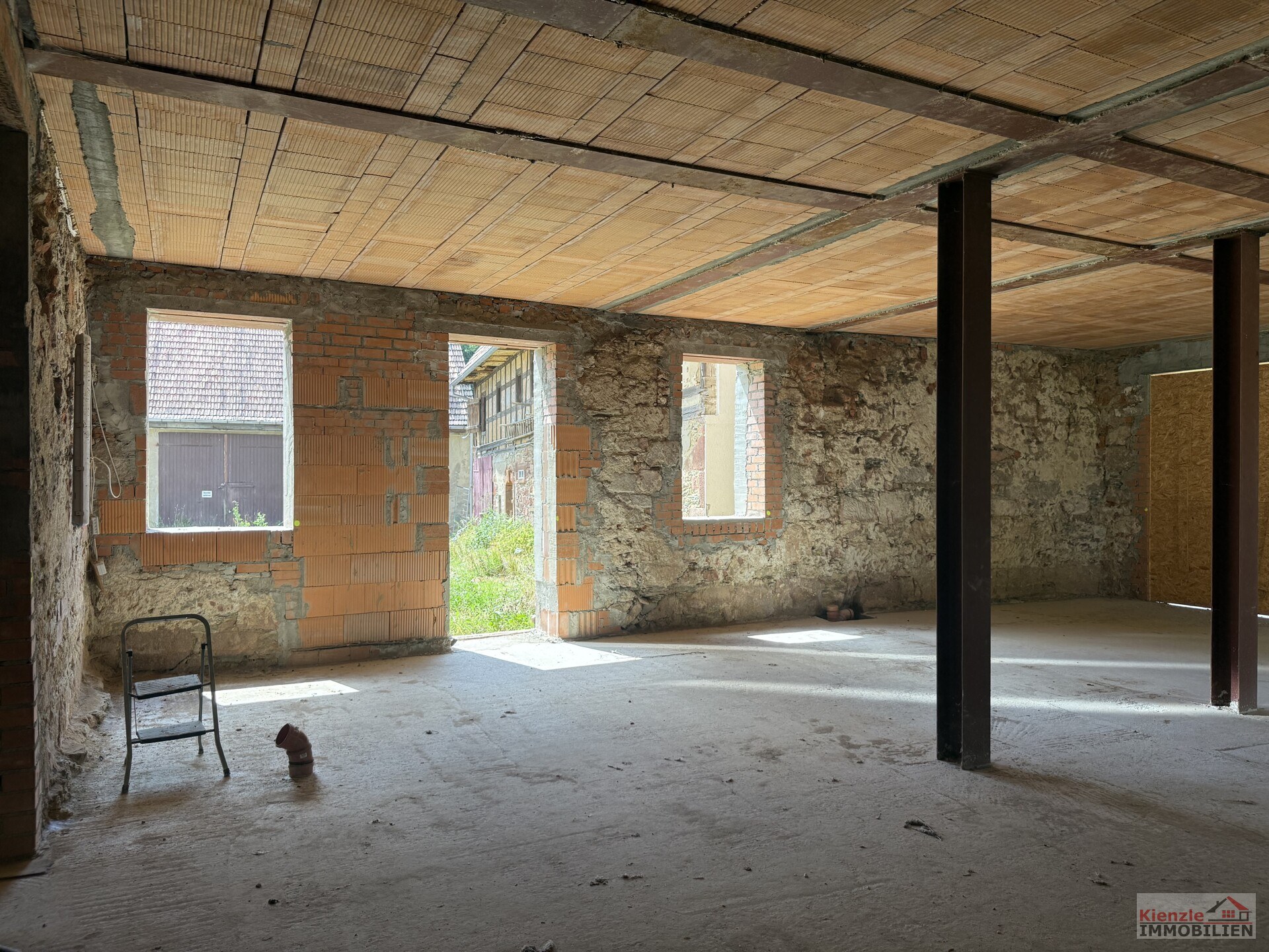 Wohnen. Arbeiten. Leben.

Historisches Vierseitenhof-Ensemble mit außergewöhnlichem Potenzial